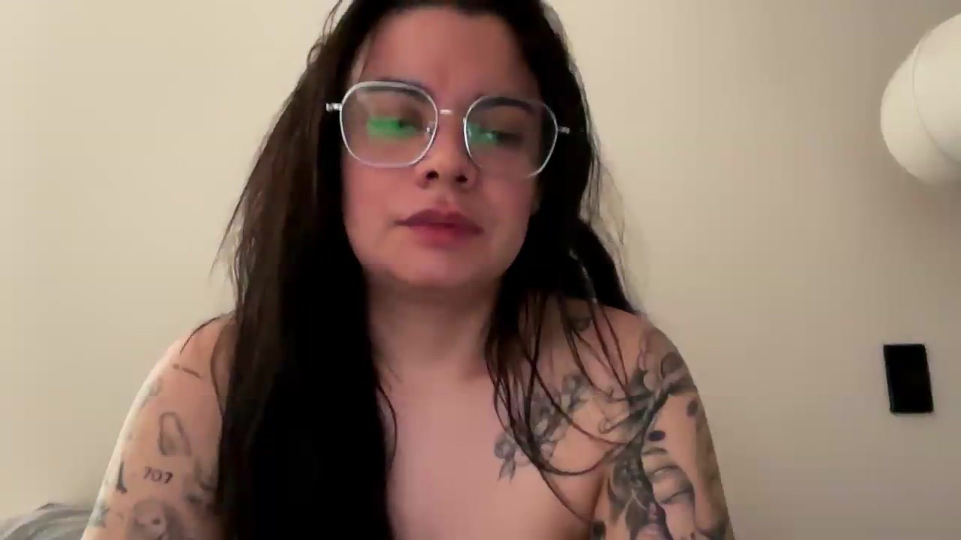Gallery image thumbnail from Sasha_Noir's myfreecams stream on, 08/10/2026, 23:49 image 6 of 20
