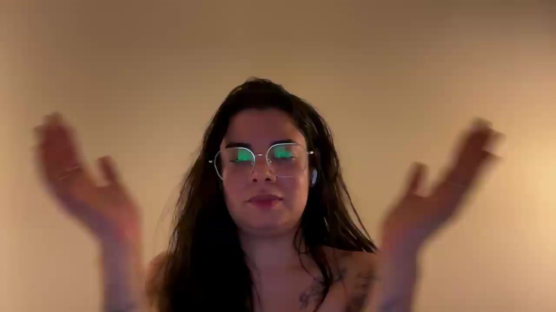 Gallery image thumbnail from Sasha_Noir's myfreecams stream on, 08/11/2026, 24:54 image 18 of 20