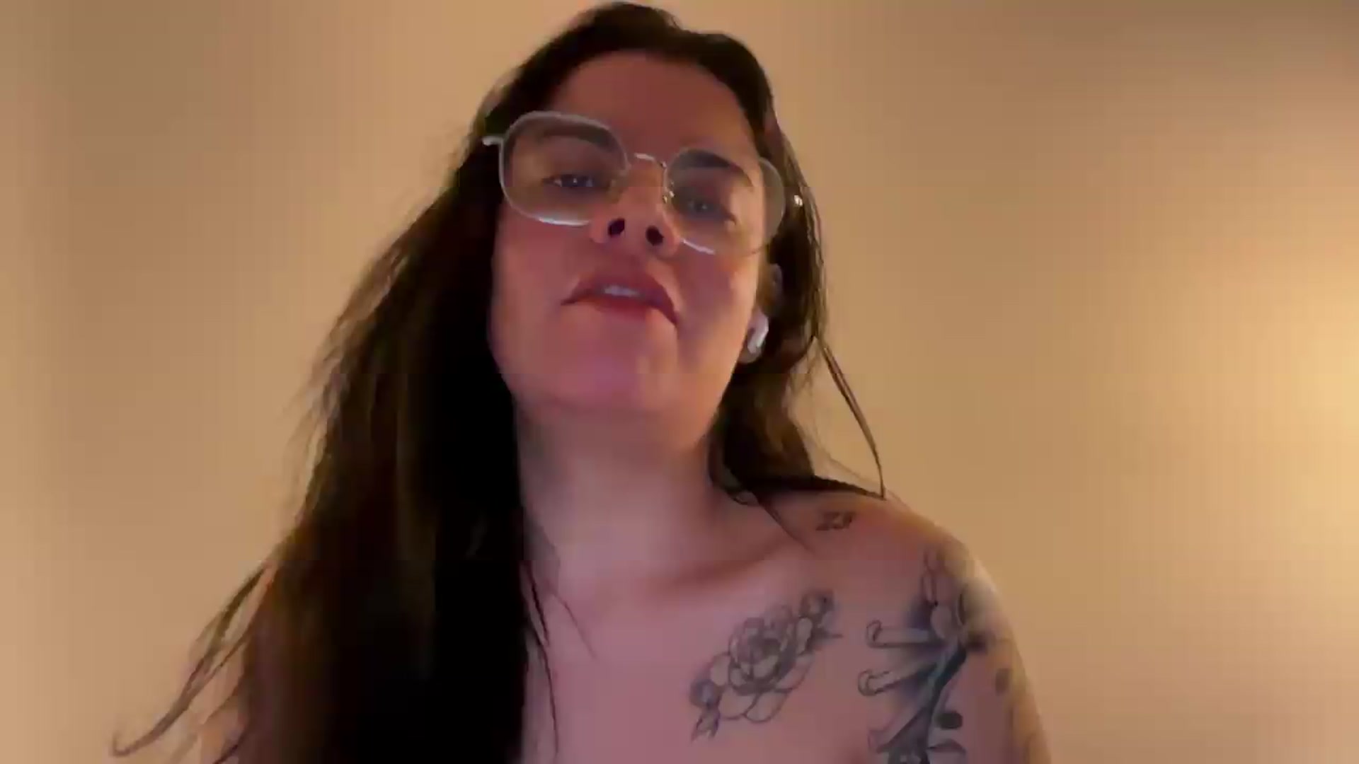 Gallery image thumbnail from Sasha_Noir's myfreecams stream on, 08/11/2026, 24:54 image 13 of 20