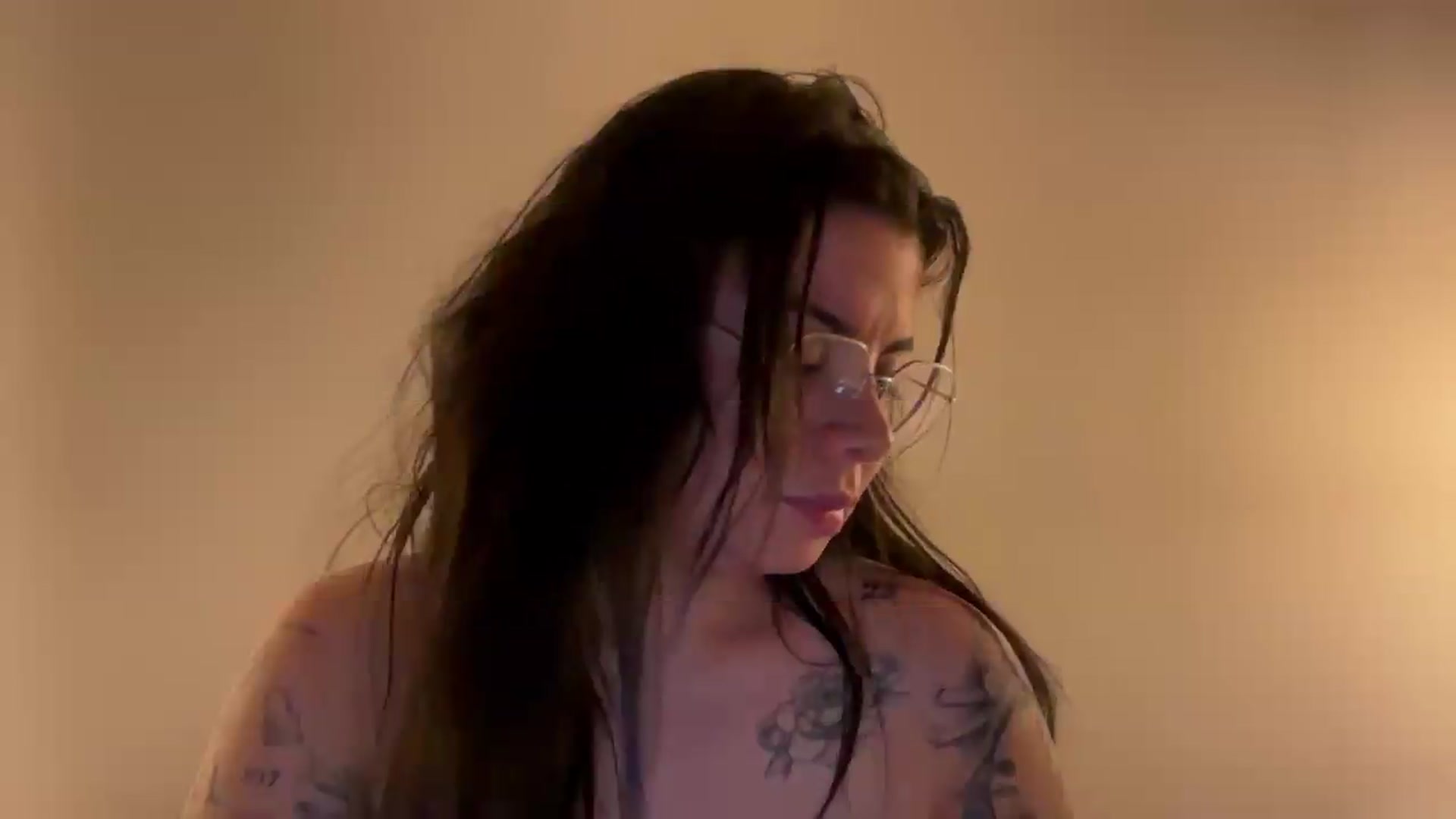 Gallery image thumbnail from Sasha_Noir's myfreecams stream on, 08/11/2026, 24:54 image 17 of 20