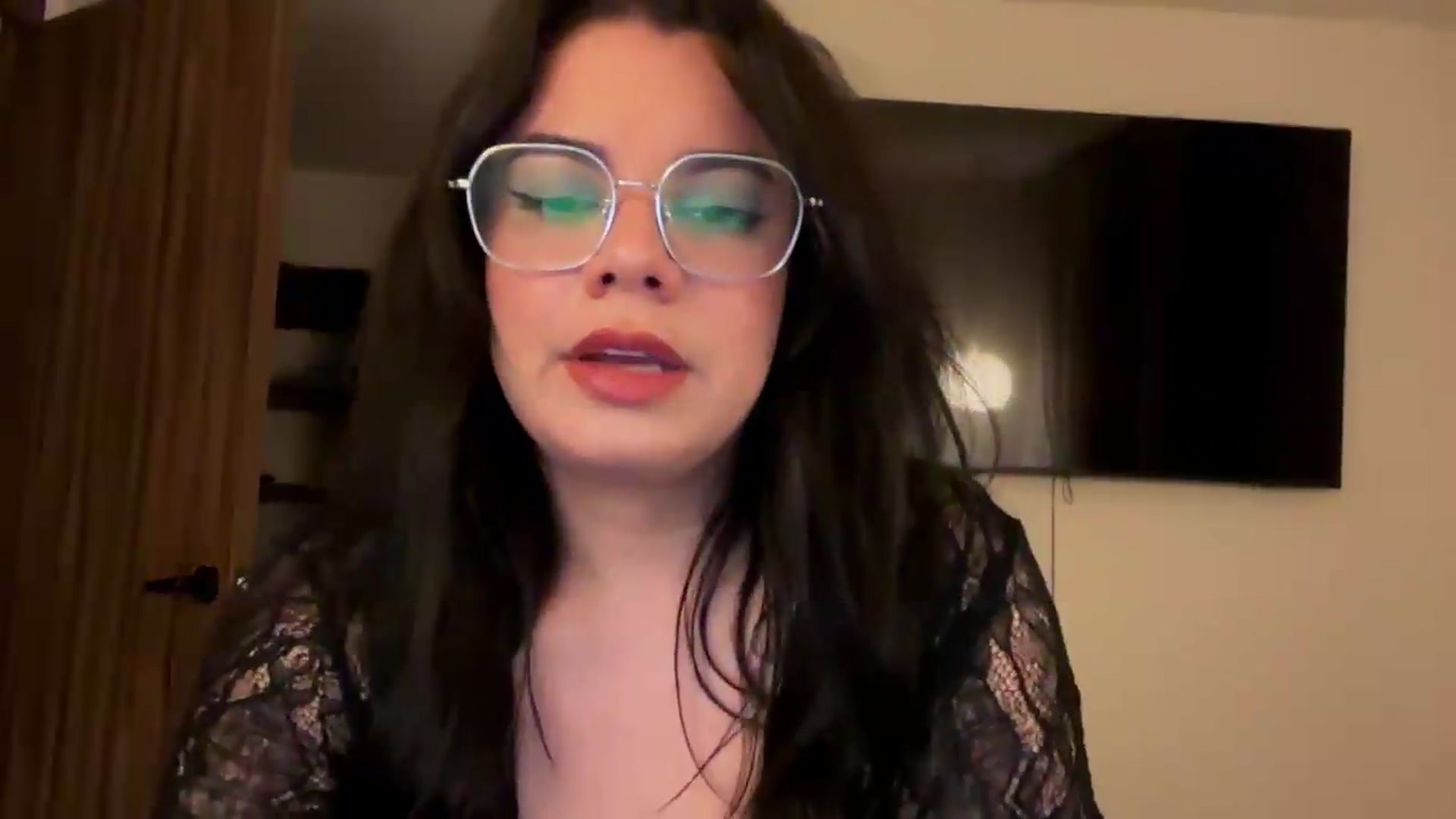 Gallery image thumbnail from Sasha_Noir's myfreecams stream on, 08/12/2026, 04:07 image 9 of 20