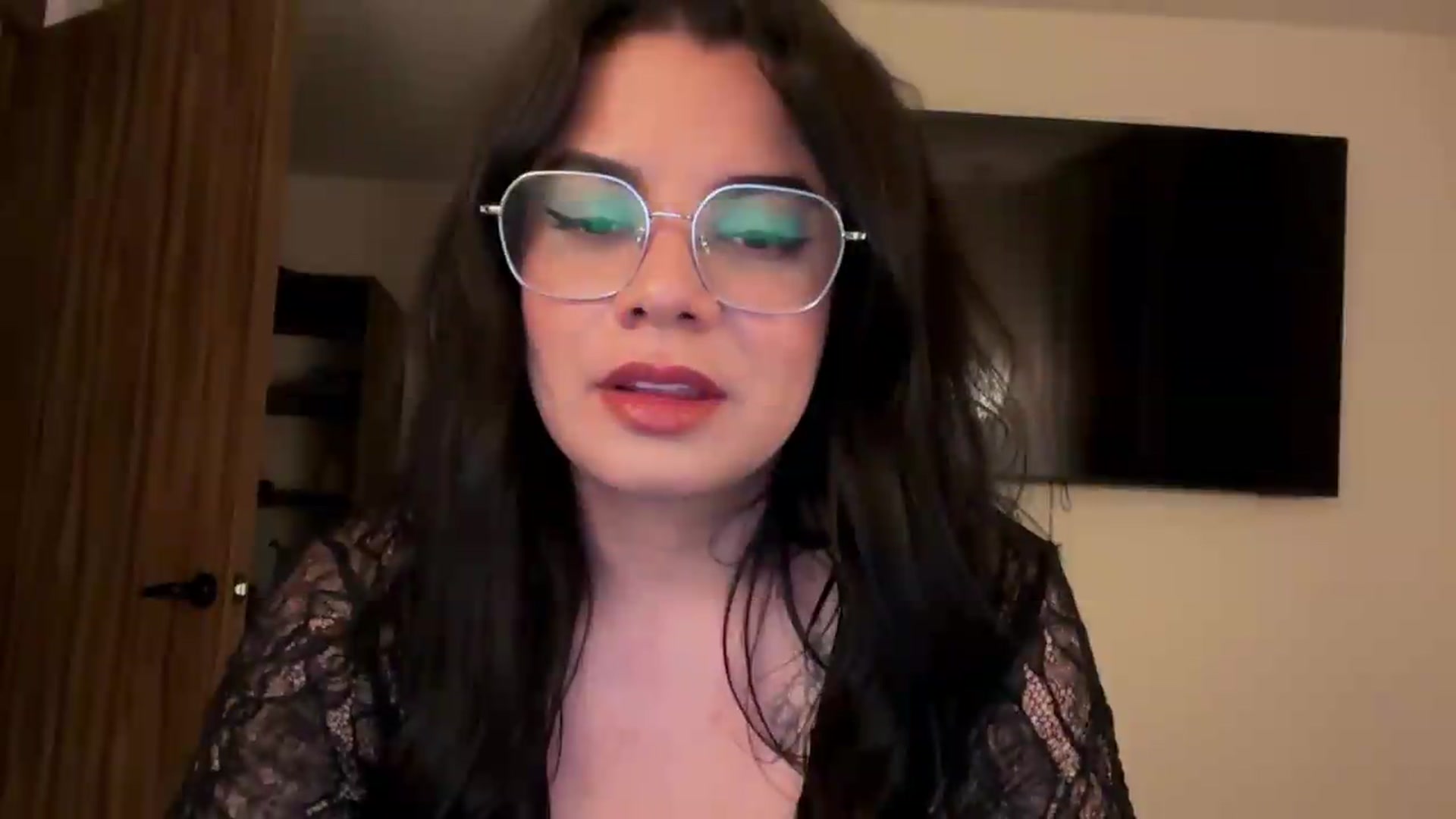 Gallery image thumbnail from Sasha_Noir's myfreecams stream on, 08/12/2026, 04:07 image 12 of 20