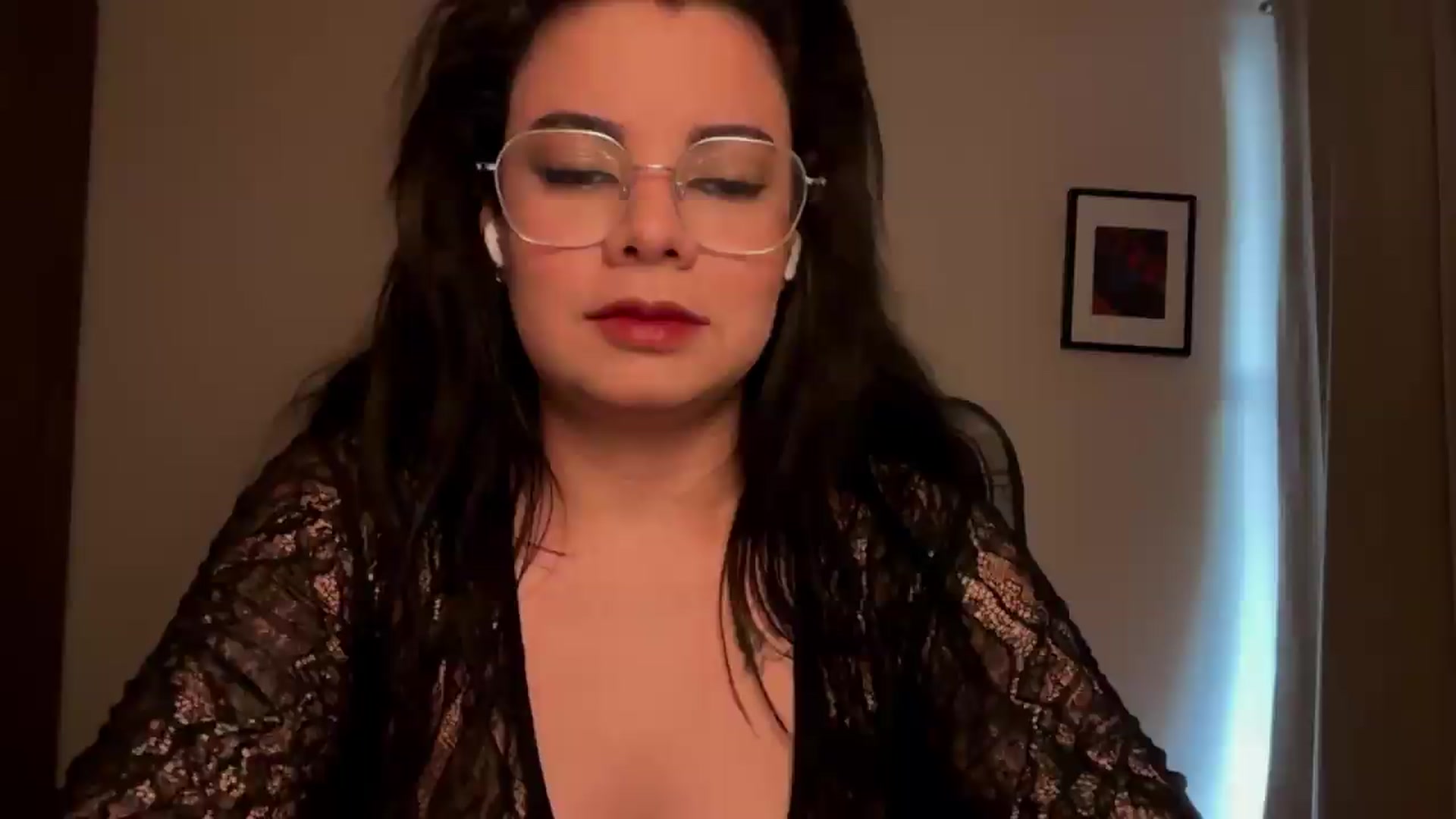 Gallery image thumbnail from Sasha_Noir's myfreecams stream on, 08/14/2026, 24:04 image 20 of 20