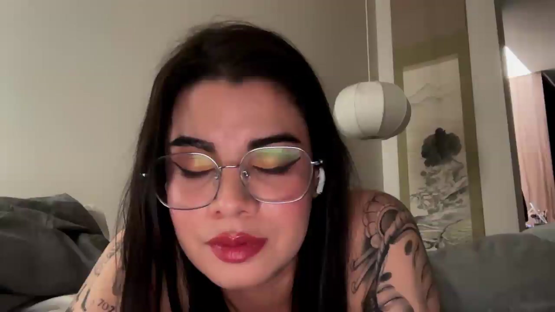 Gallery image thumbnail from Sasha_Noir's myfreecams stream on, 08/15/2026, 22:57 image 15 of 20