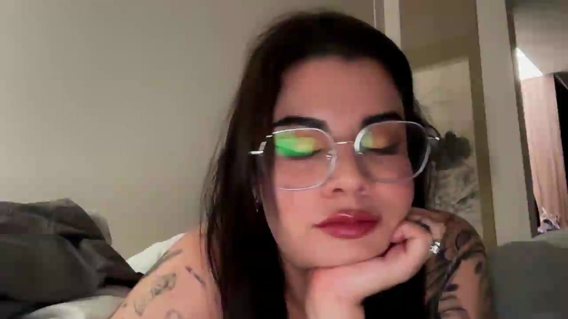 Gallery image thumbnail from Sasha_Noir's myfreecams stream on, 08/15/2026, 22:57 image 13 of 20