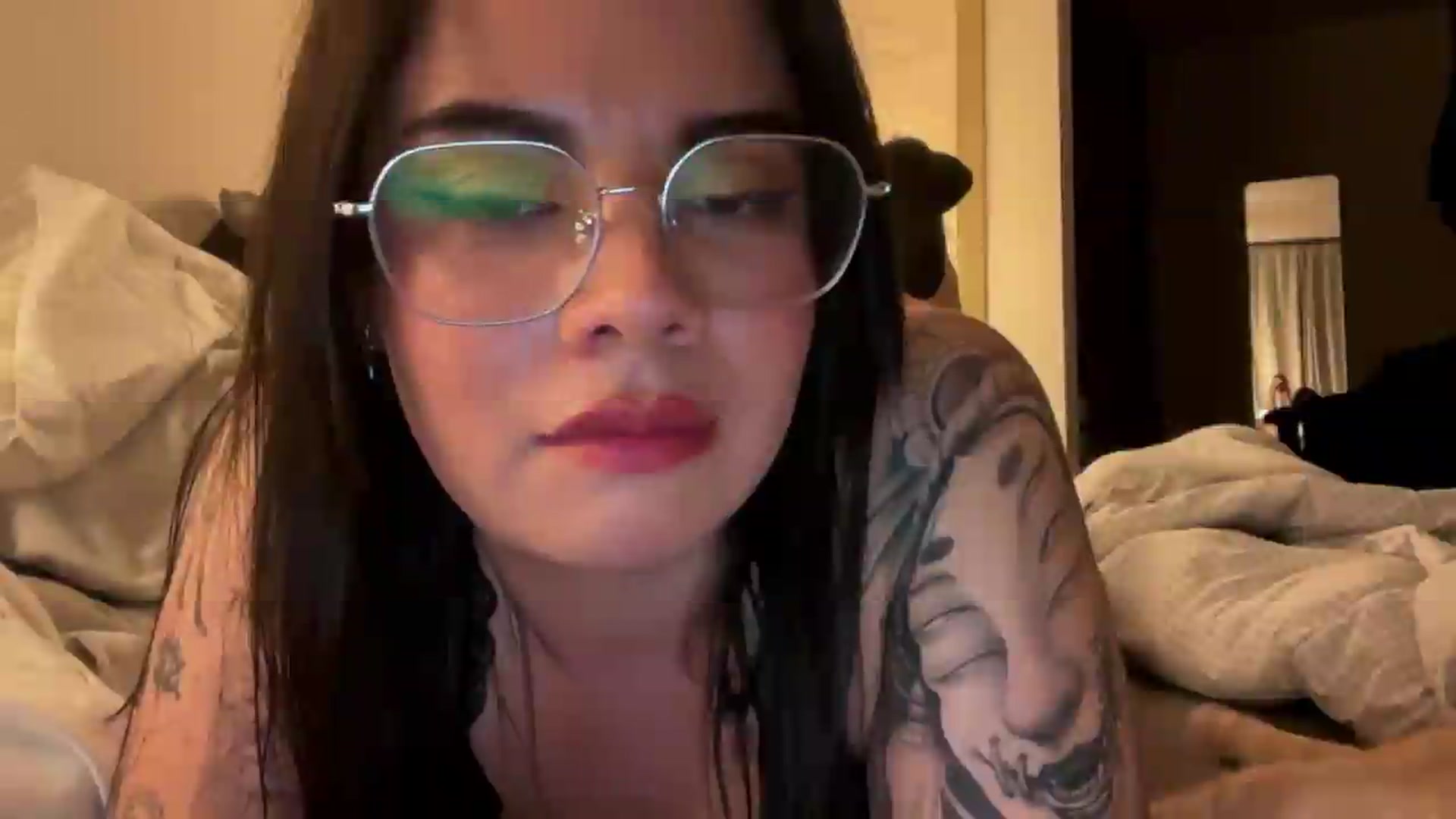 Gallery image thumbnail from Sasha_Noir's myfreecams stream on, 08/16/2026, 02:01 image 15 of 20