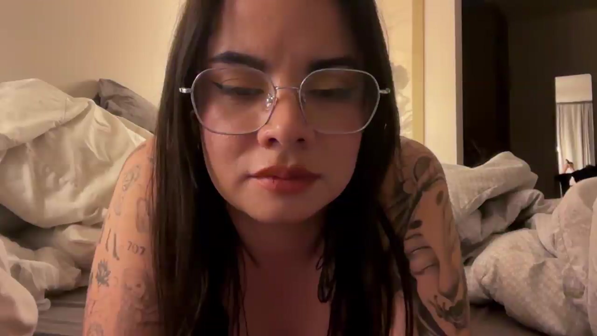 Gallery image thumbnail from Sasha_Noir's myfreecams stream on, 08/16/2026, 02:01 image 4 of 20