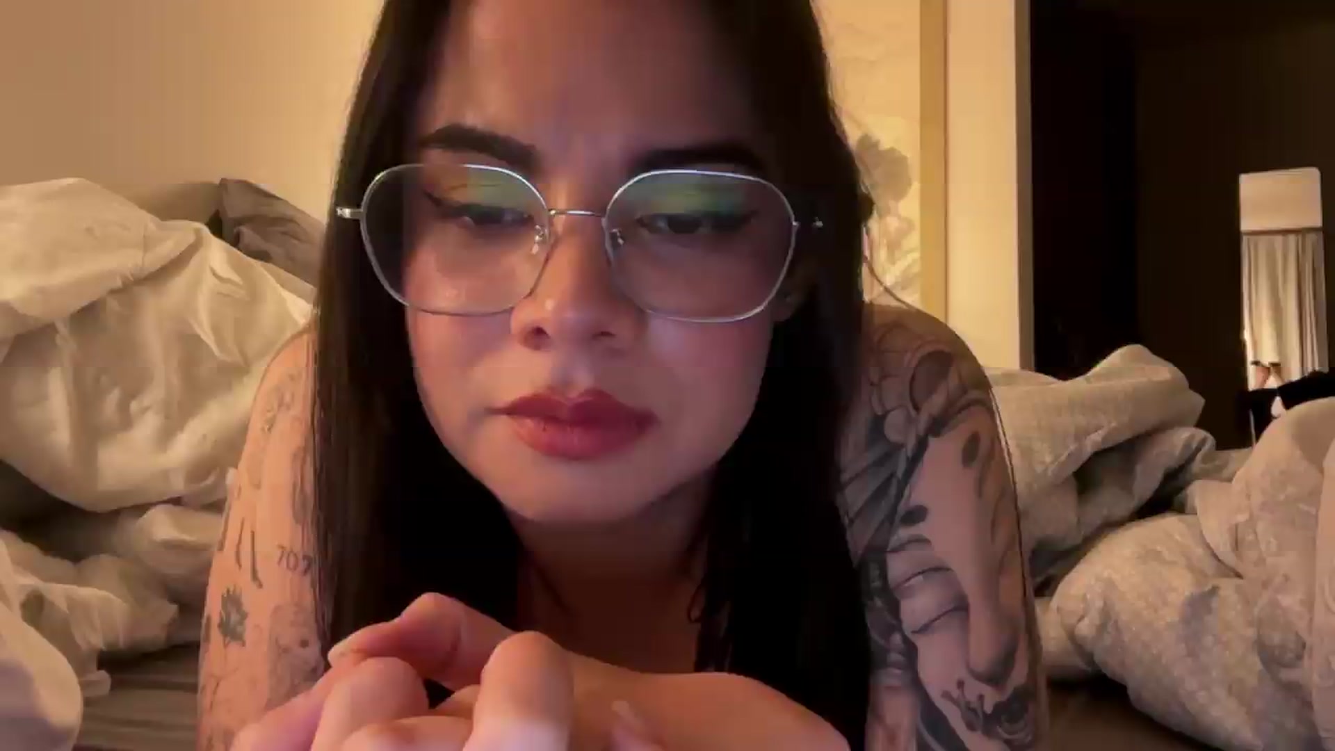 Gallery image thumbnail from Sasha_Noir's myfreecams stream on, 08/16/2026, 02:01 image 5 of 20