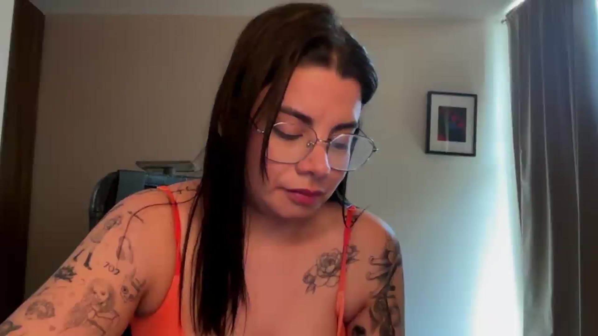 Gallery image thumbnail from Sasha_Noir's myfreecams stream on, 08/17/2026, 23:06 image 19 of 20
