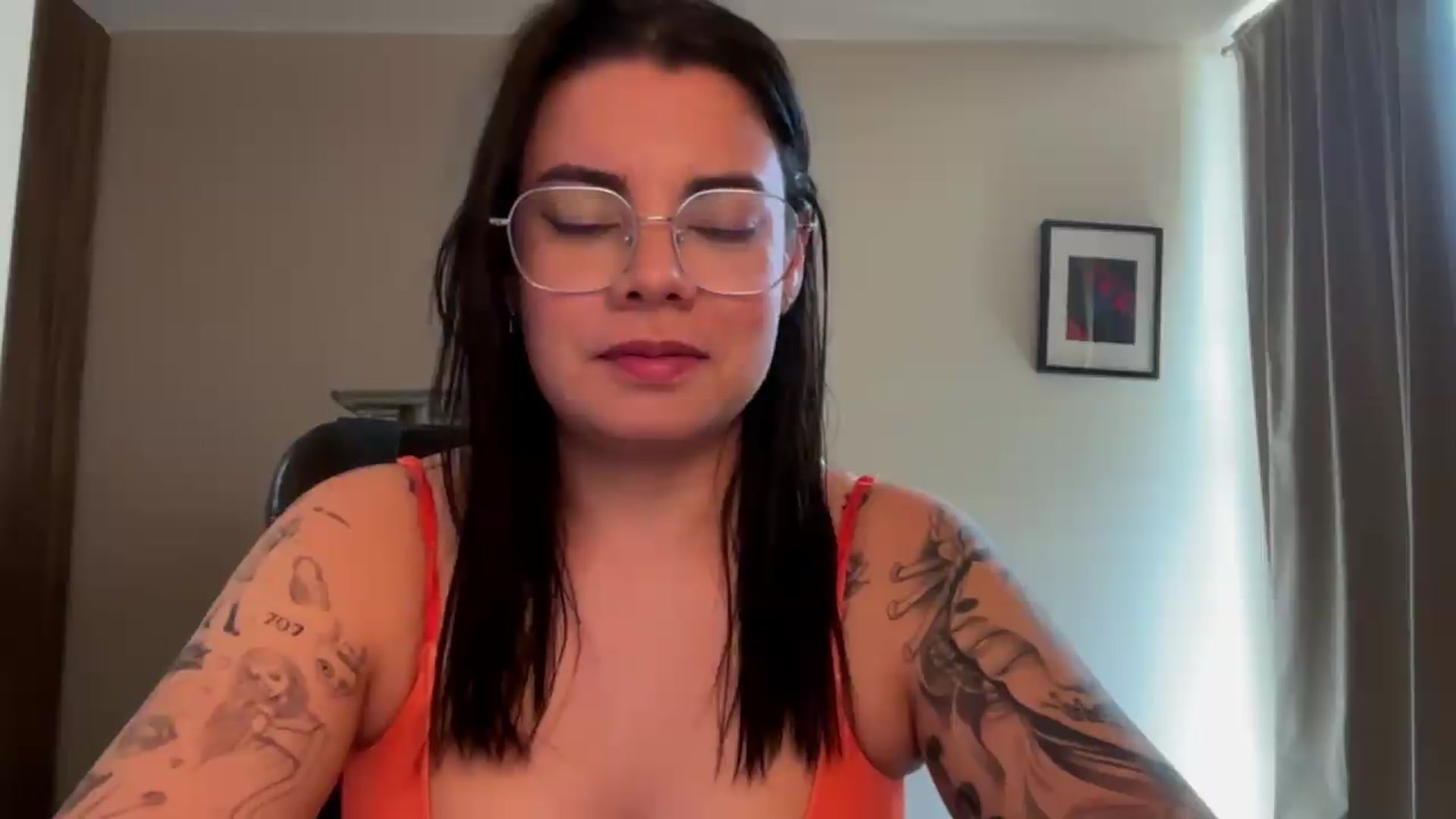 Gallery image thumbnail from Sasha_Noir's myfreecams stream on, 08/17/2026, 23:06 image 14 of 20