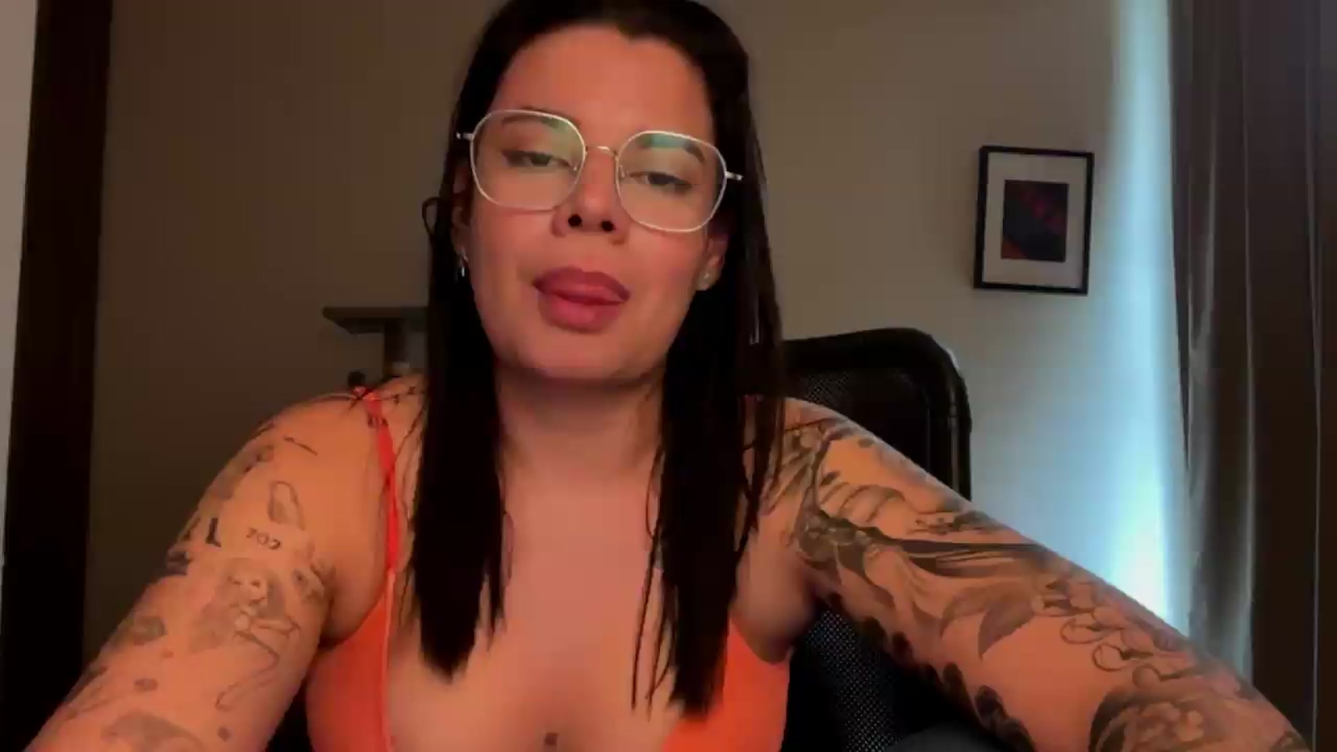 Gallery image thumbnail from Sasha_Noir's myfreecams stream on, 08/18/2026, 24:22 image 8 of 20
