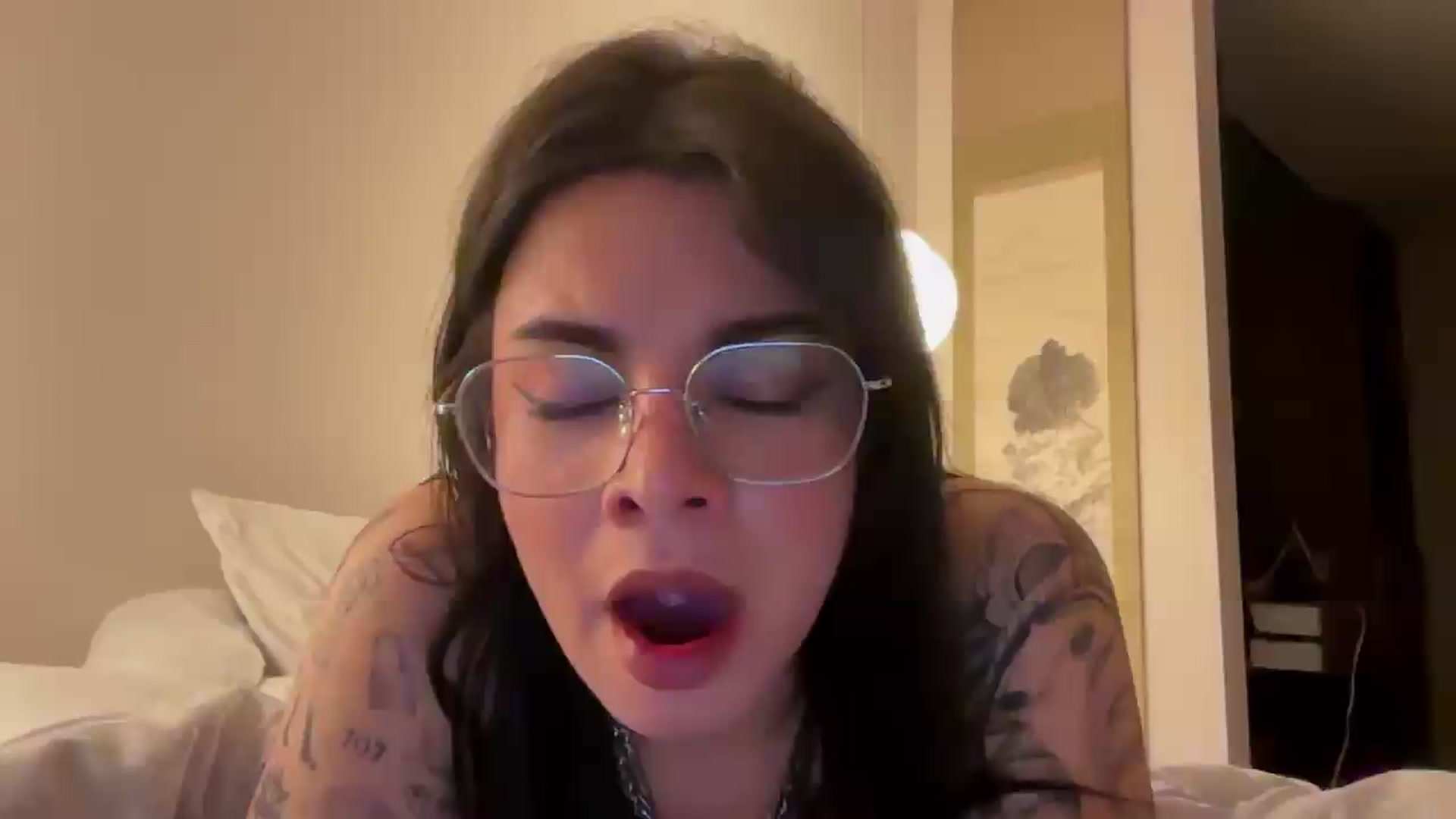 Gallery image thumbnail from Sasha_Noir's myfreecams stream on, 08/21/2026, 03:18 image 3 of 20