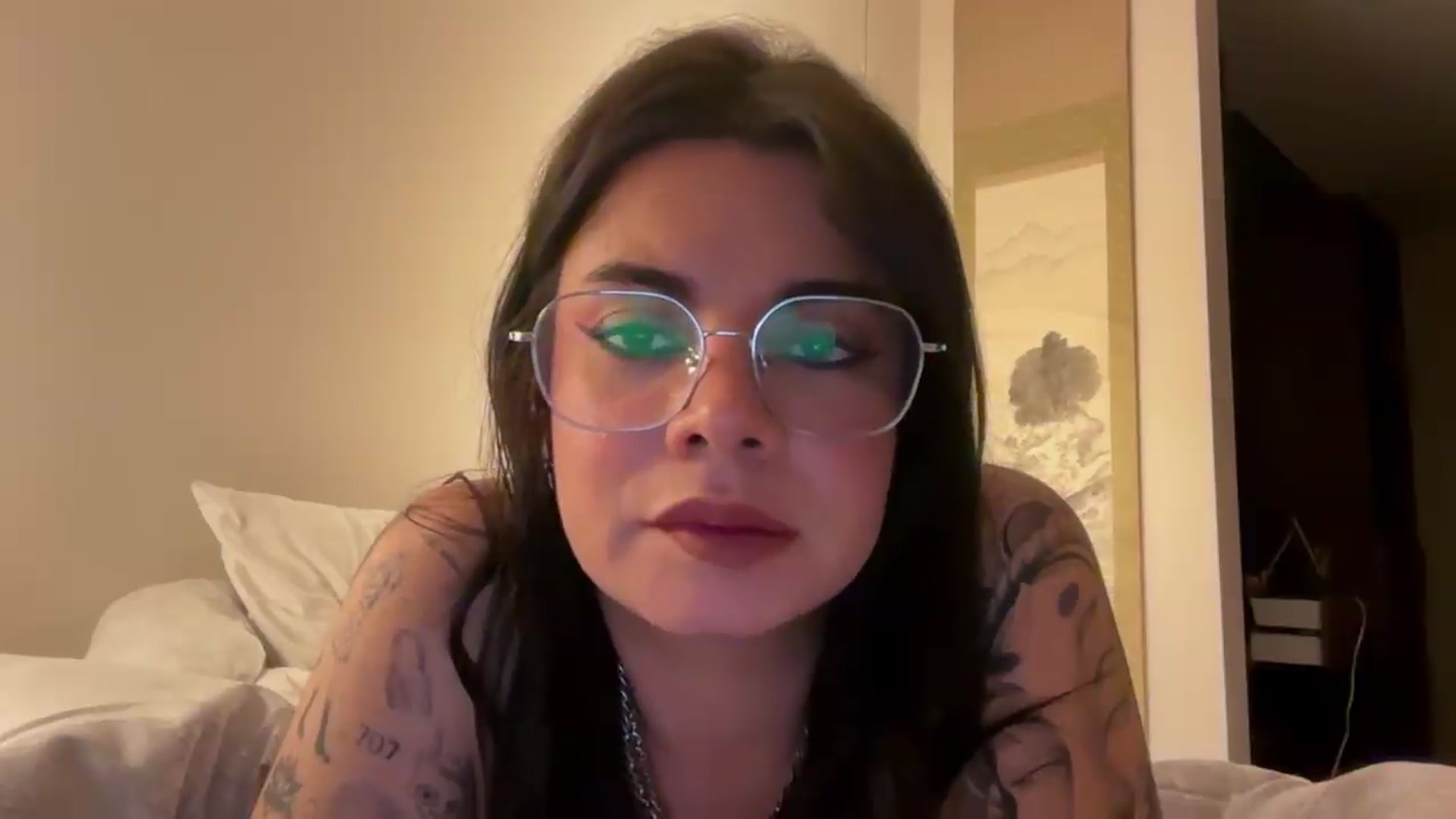 Gallery image thumbnail from Sasha_Noir's myfreecams stream on, 08/21/2026, 03:18 image 4 of 20