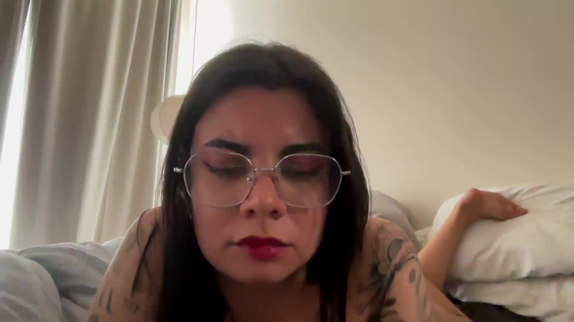 Gallery image thumbnail from Sasha_Noir's myfreecams stream on, 08/23/2026, 22:54 image 16 of 20