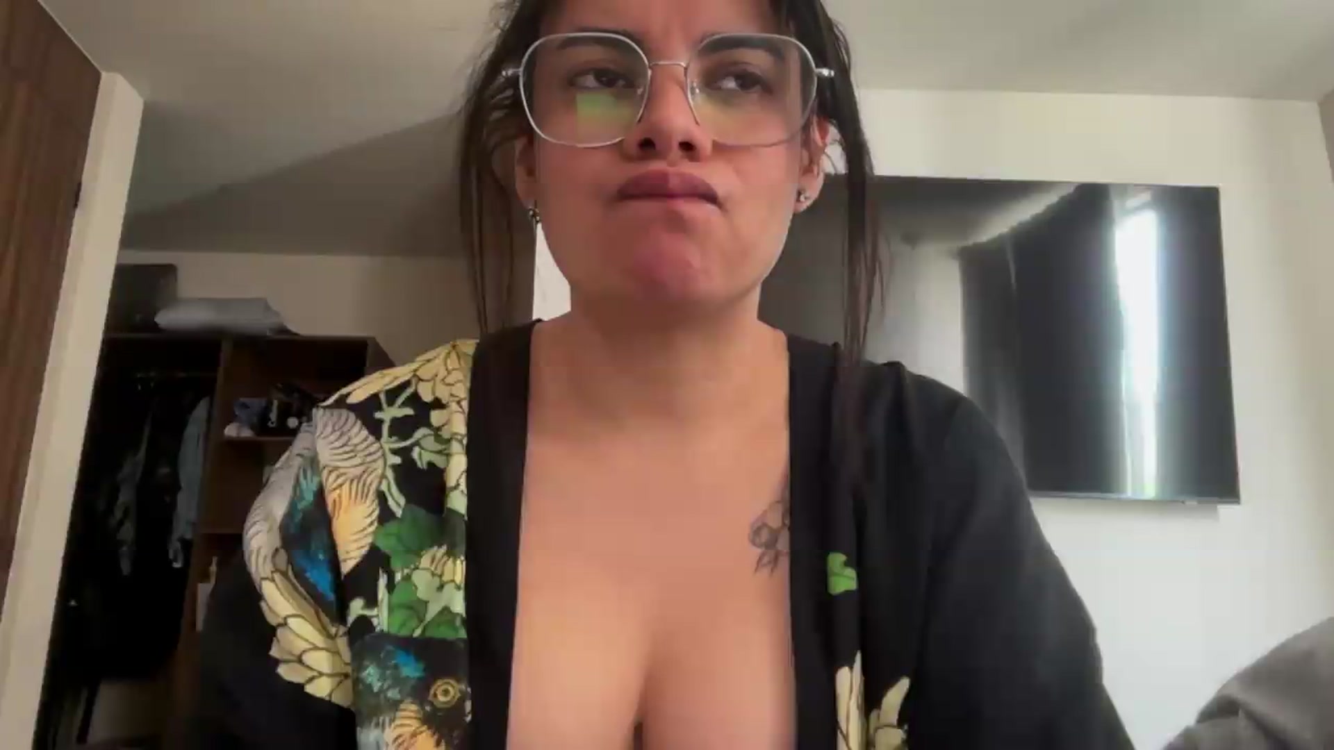 Gallery image thumbnail from Sasha_Noir's myfreecams stream on, 08/26/2026, 19:46 image 10 of 20