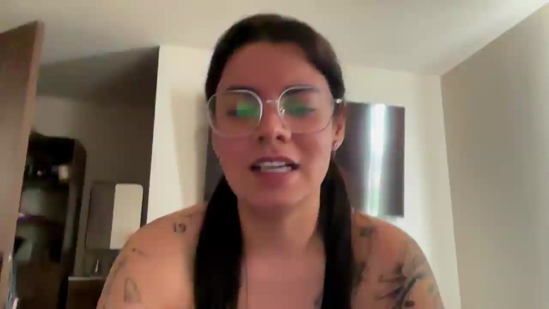 Gallery image thumbnail from Sasha_Noir's myfreecams stream on, 08/28/2026, 22:56 image 3 of 20