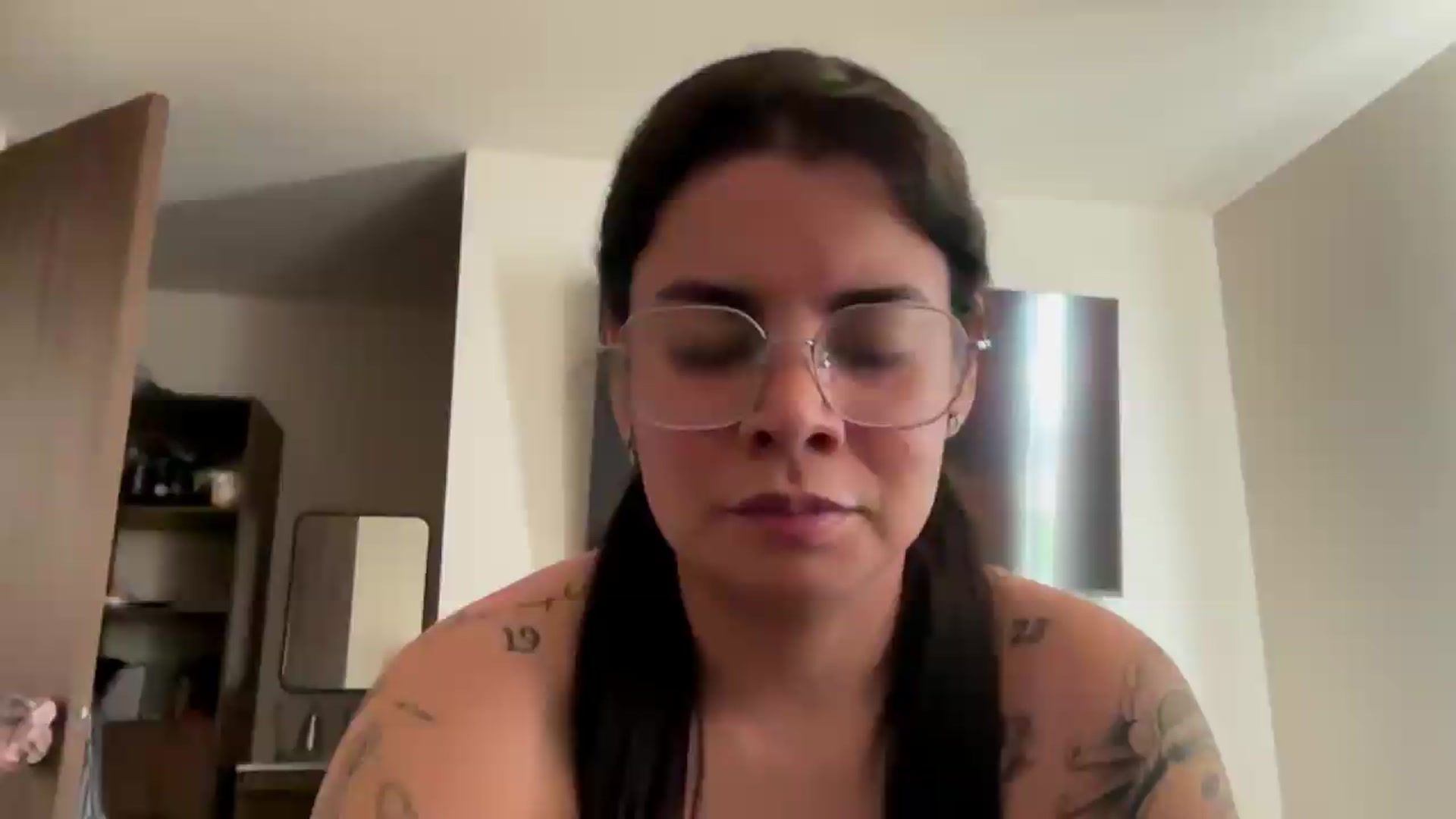 Gallery image thumbnail from Sasha_Noir's myfreecams stream on, 08/28/2026, 22:56 image 2 of 20
