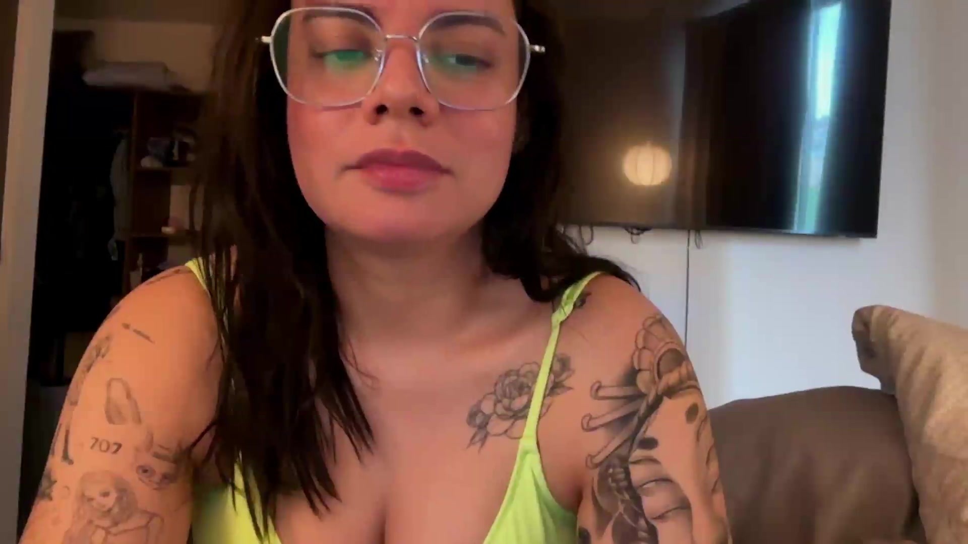 Gallery image thumbnail from Sasha_Noir's myfreecams stream on, 08/30/2026, 23:35 image 16 of 20