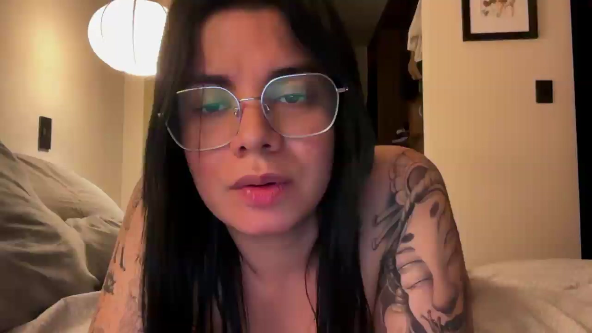 Gallery image thumbnail from Sasha_Noir's myfreecams stream on, 09/04/2026, 03:09 image 1 of 20