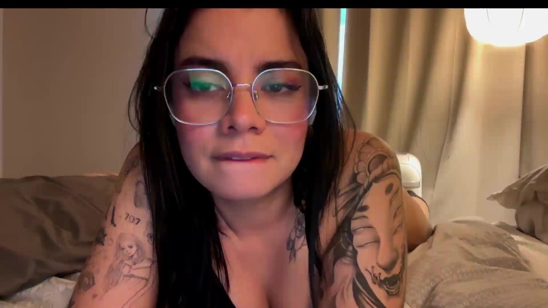 Gallery image thumbnail from Sasha_Noir's myfreecams stream on, 09/10/2026, 24:31 image 10 of 20