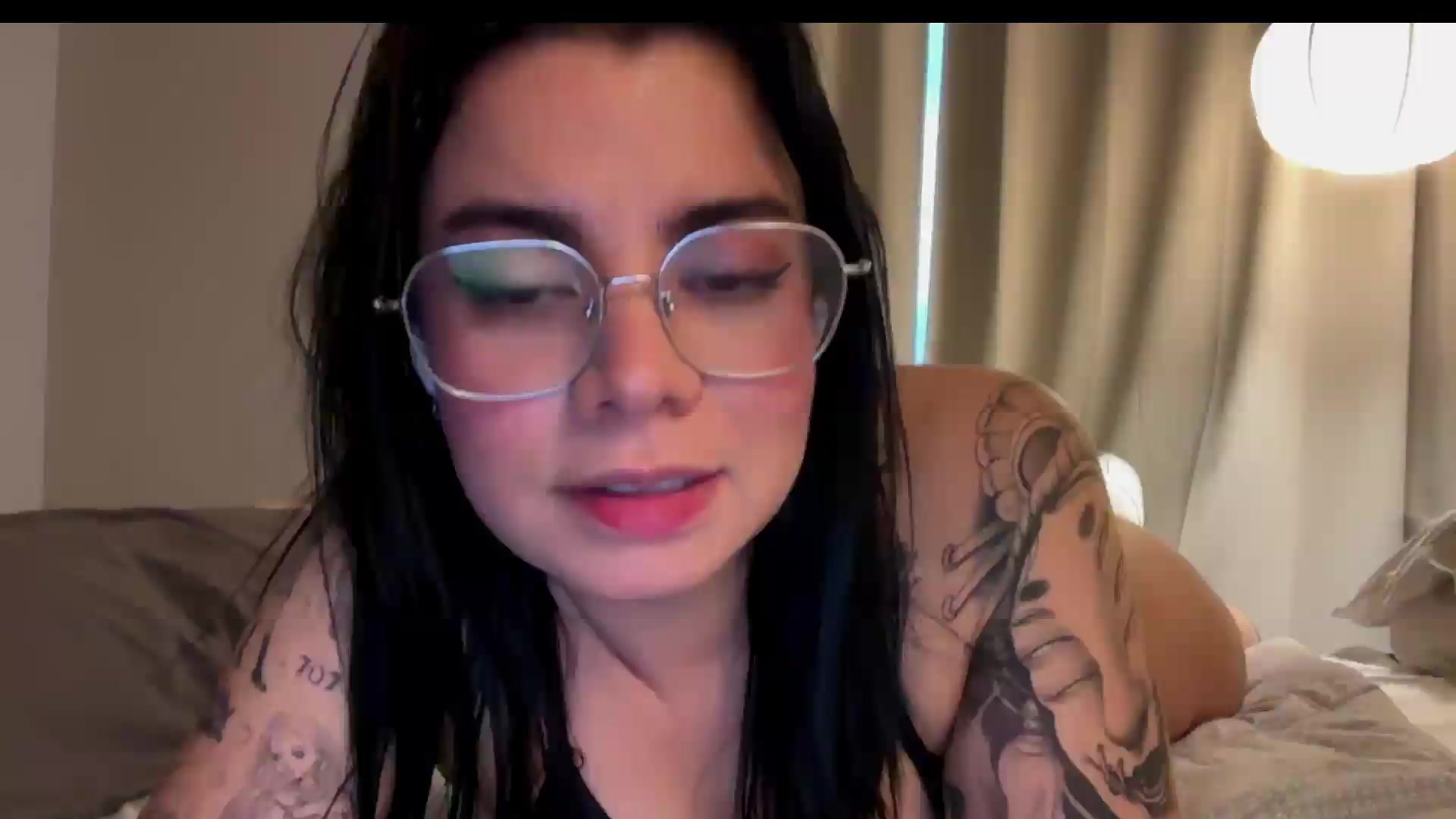Gallery image thumbnail from Sasha_Noir's myfreecams stream on, 09/10/2026, 24:31 image 15 of 20