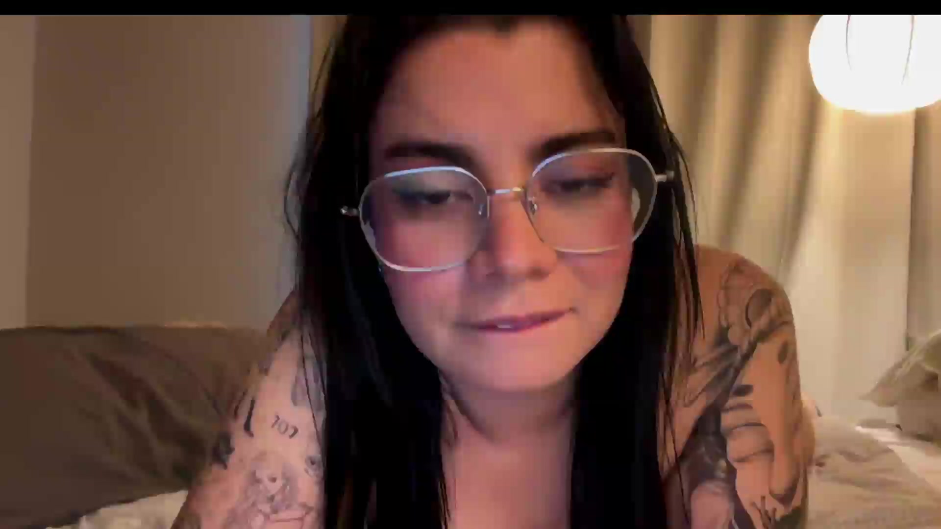Gallery image thumbnail from Sasha_Noir's myfreecams stream on, 09/10/2026, 24:31 image 18 of 20