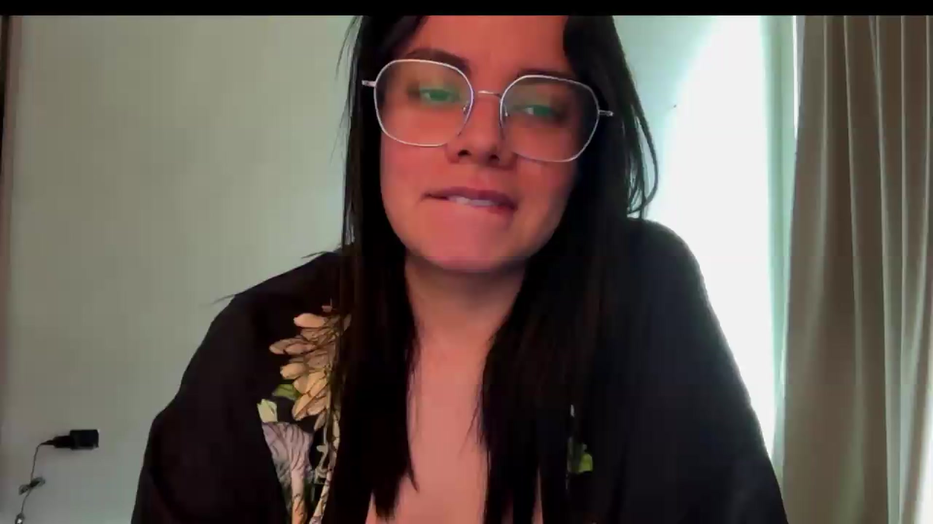 Gallery image thumbnail from Sasha_Noir's myfreecams stream on, 09/10/2026, 21:21 image 3 of 20