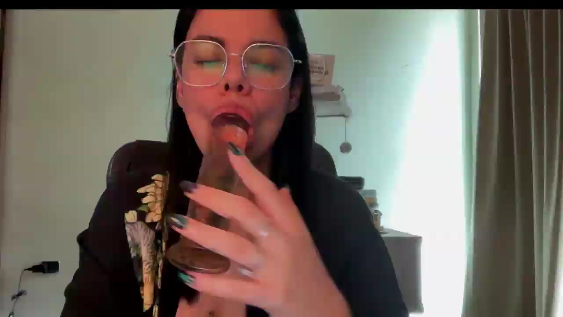 Gallery image thumbnail from Sasha_Noir's myfreecams stream on, 09/10/2026, 21:21 image 8 of 20
