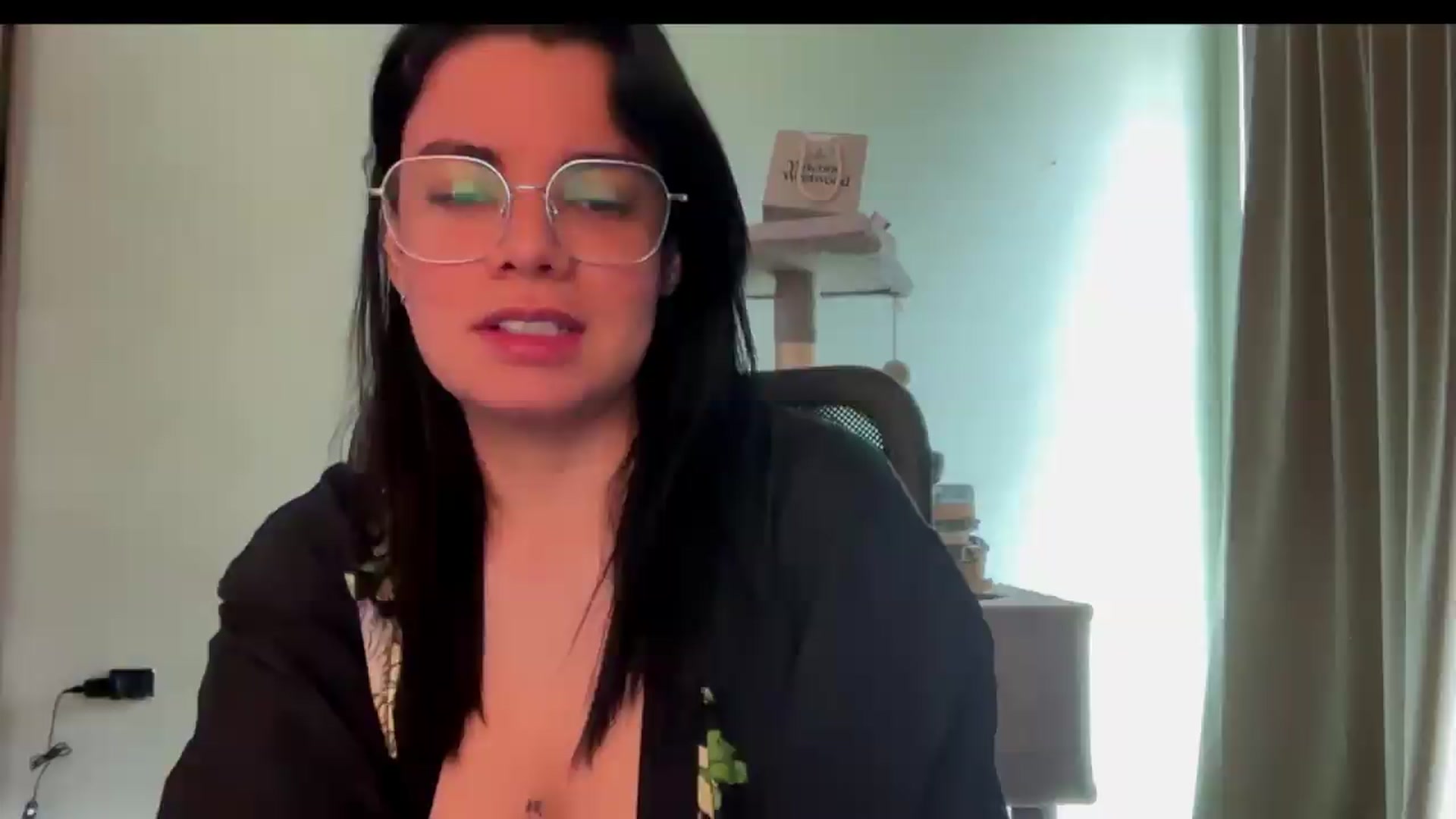 Gallery image thumbnail from Sasha_Noir's myfreecams stream on, 09/10/2026, 21:21 image 15 of 20