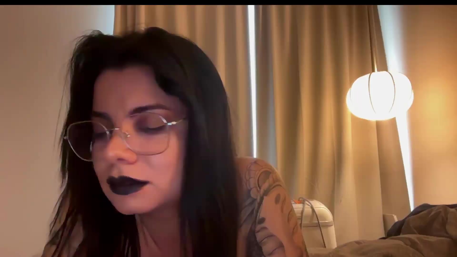 Gallery image thumbnail from Sasha_Noir's myfreecams stream on, 09/15/2026, 23:28 image 1 of 20