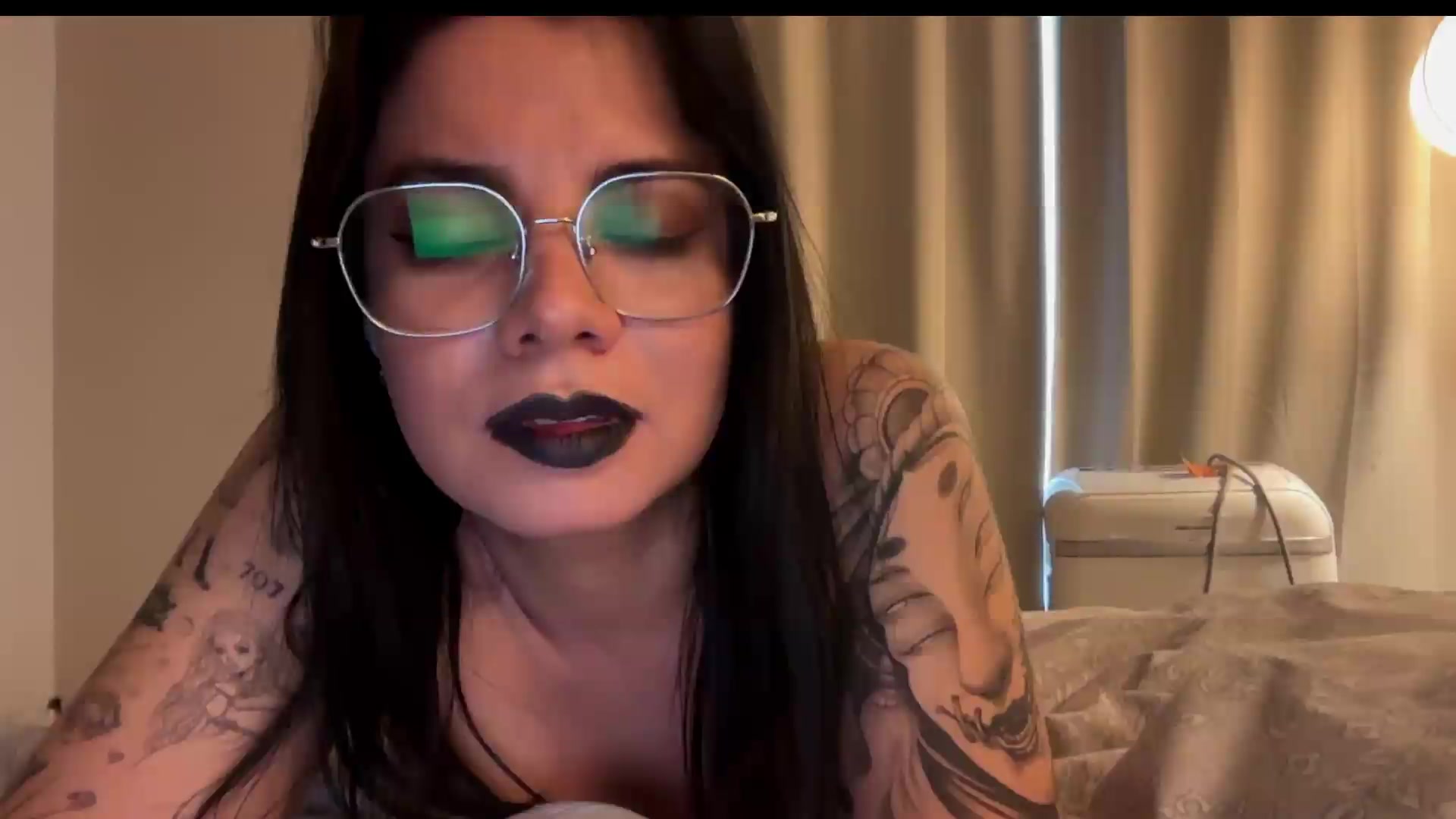 Gallery image thumbnail from Sasha_Noir's myfreecams stream on, 09/16/2026, 24:26 image 7 of 20