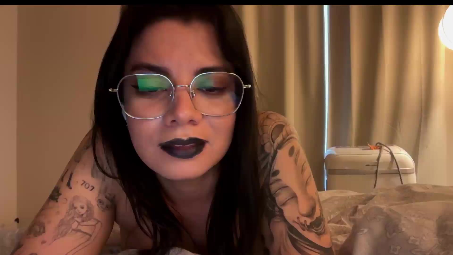 Gallery image thumbnail from Sasha_Noir's myfreecams stream on, 09/16/2026, 24:26 image 17 of 20