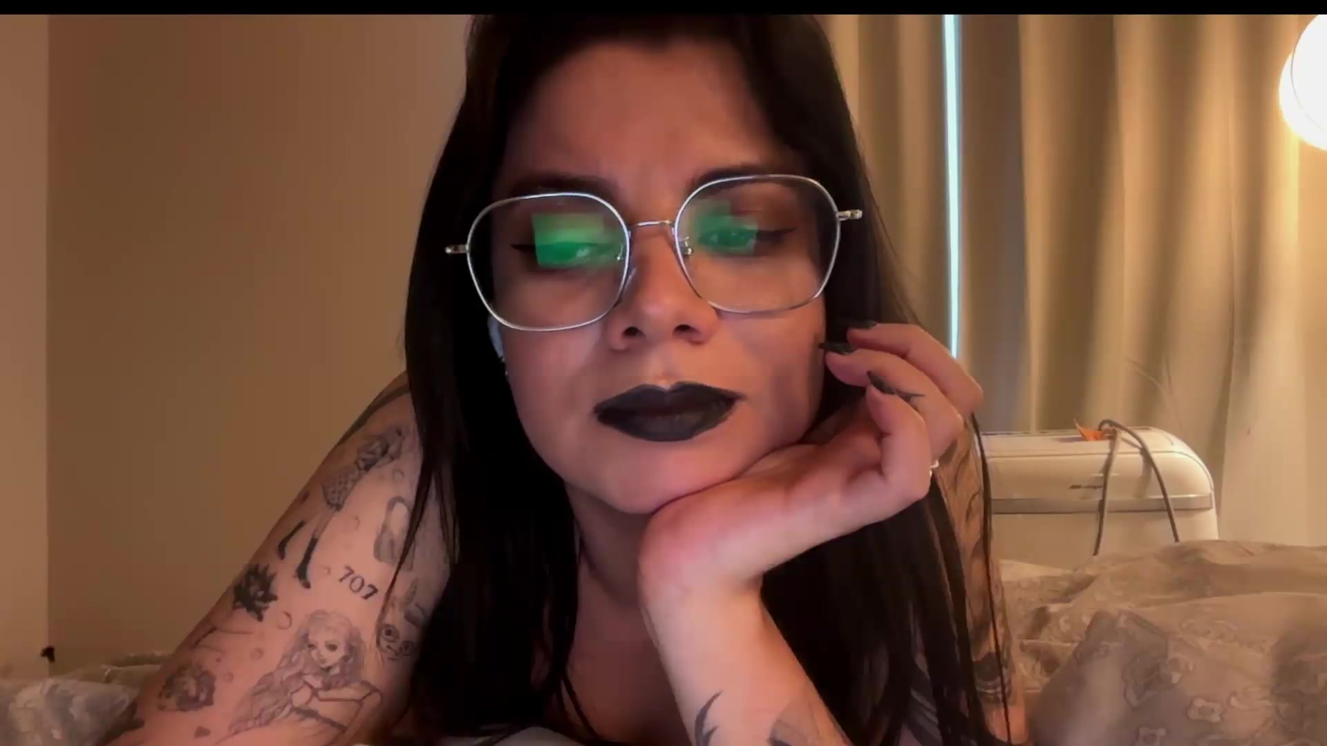 Gallery image thumbnail from Sasha_Noir's myfreecams stream on, 09/16/2026, 24:26 image 19 of 20