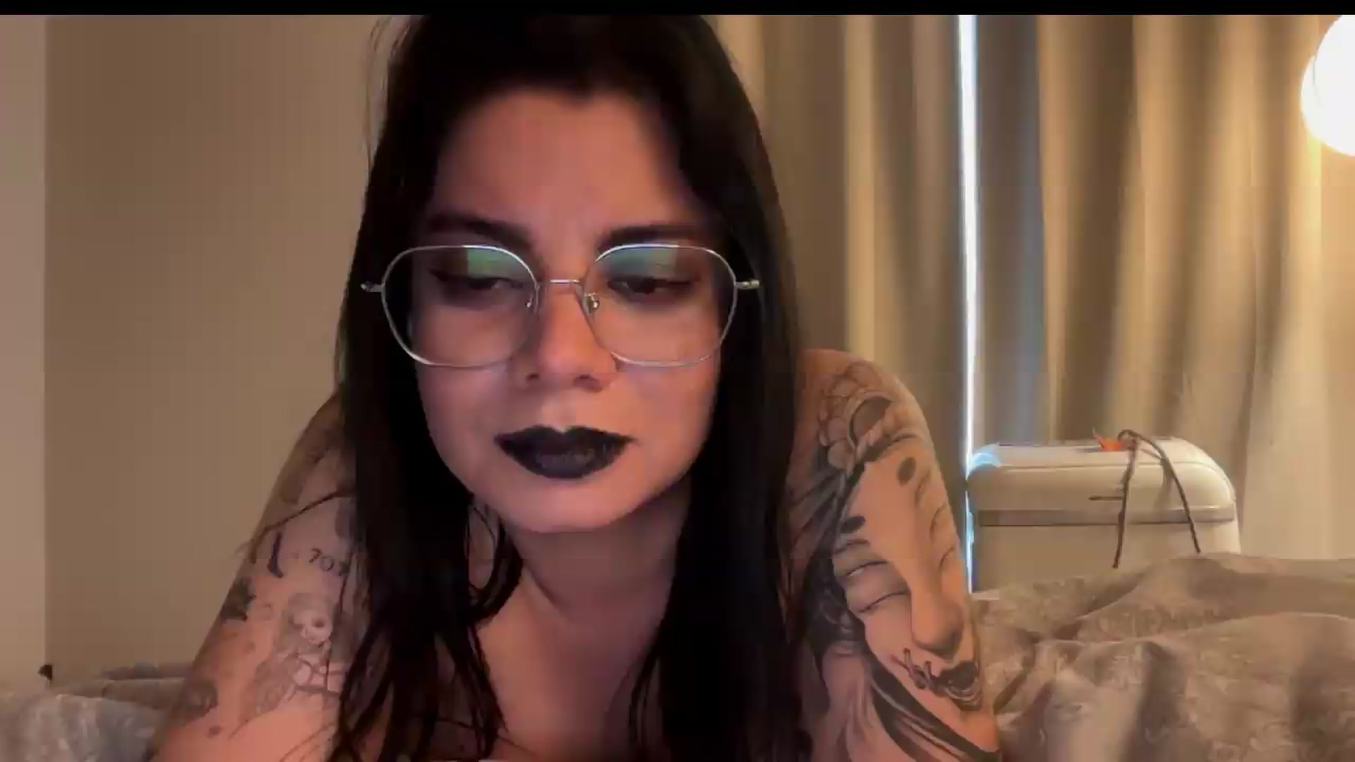 Gallery image thumbnail from Sasha_Noir's myfreecams stream on, 09/16/2026, 24:26 image 1 of 20