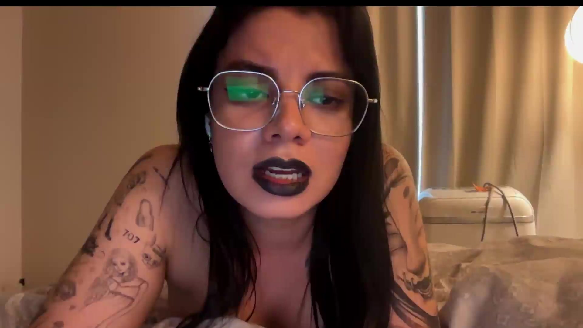 Gallery image thumbnail from Sasha_Noir's myfreecams stream on, 09/16/2026, 24:26 image 14 of 20