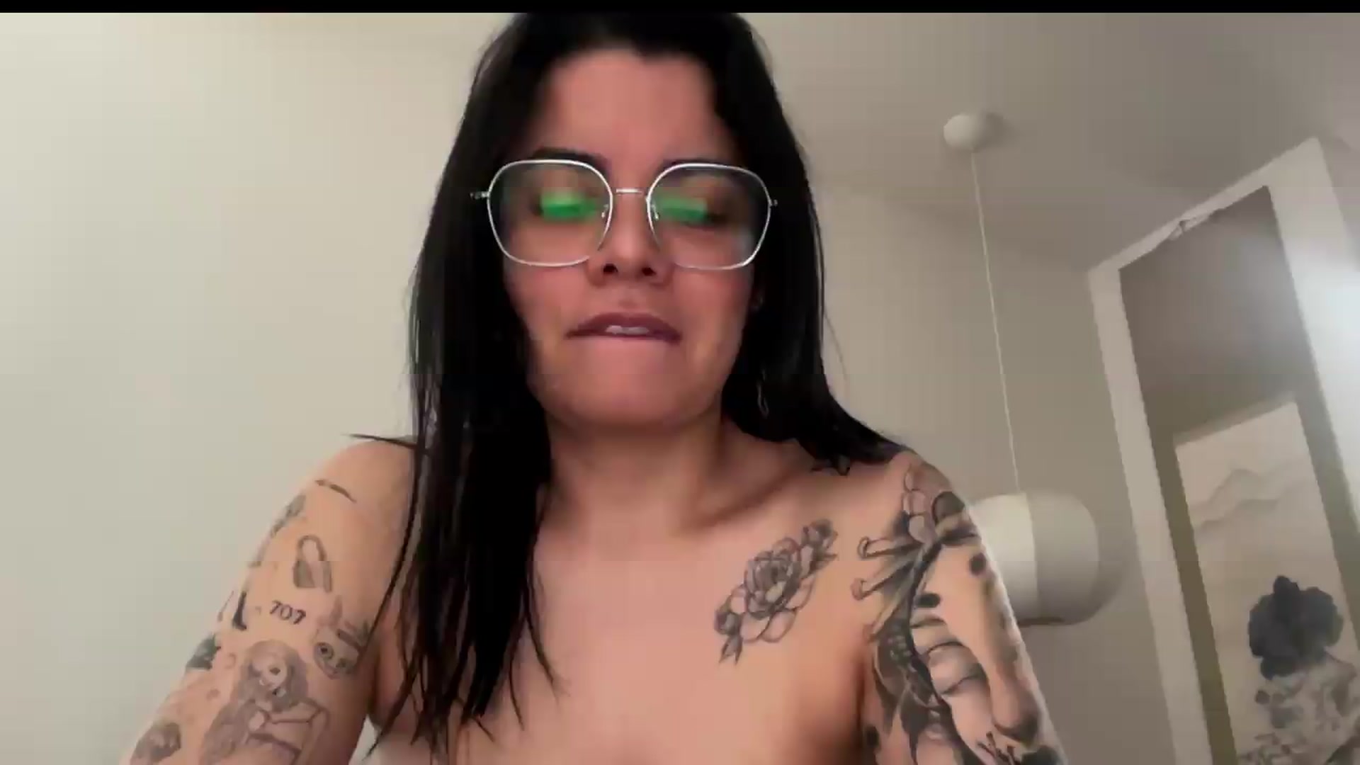 Gallery image thumbnail from Sasha_Noir's myfreecams stream on, 09/20/2026, 19:12 image 6 of 20