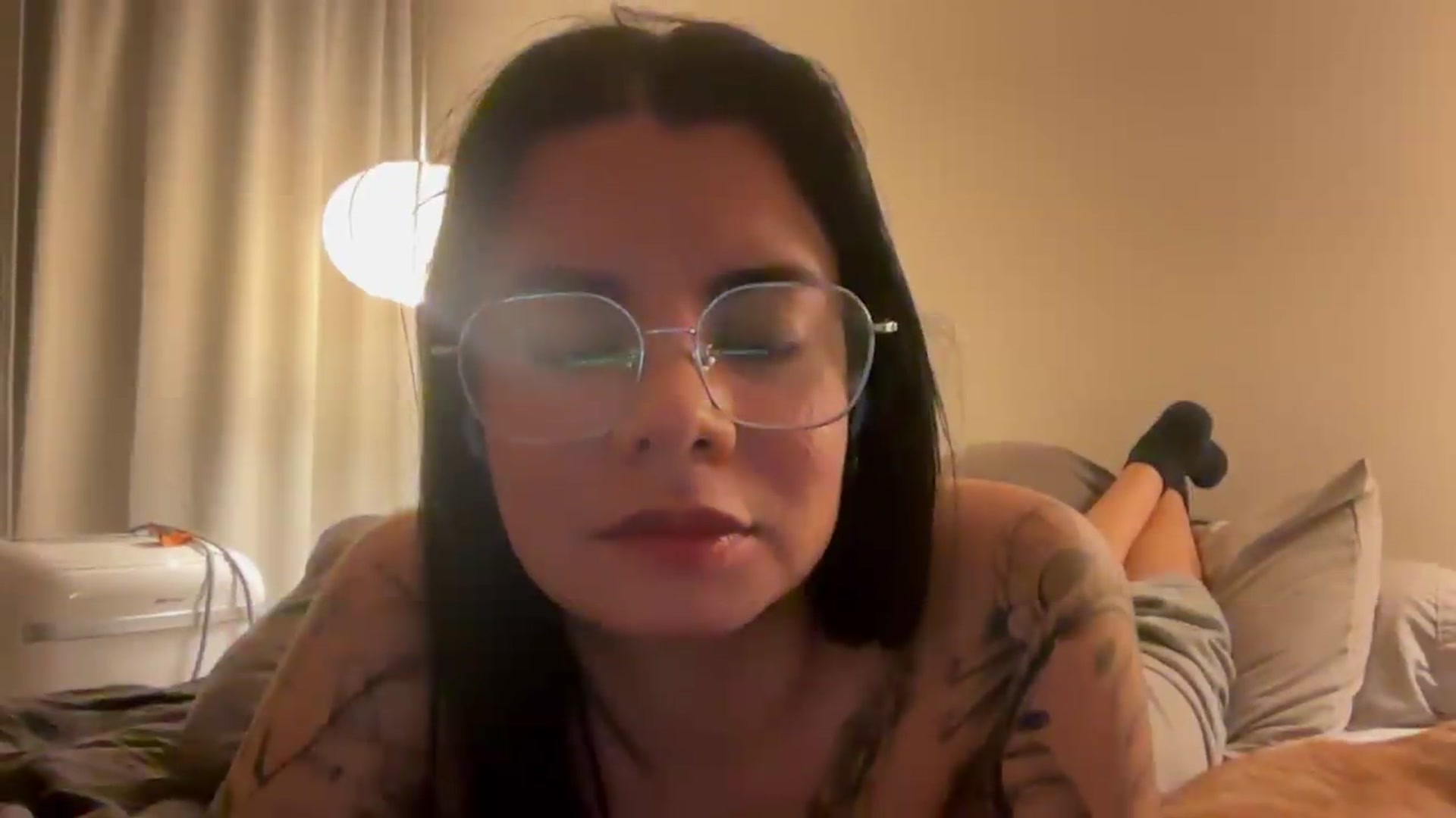 Gallery image thumbnail from Sasha_Noir's myfreecams stream on, 09/25/2026, 01:15 image 15 of 20
