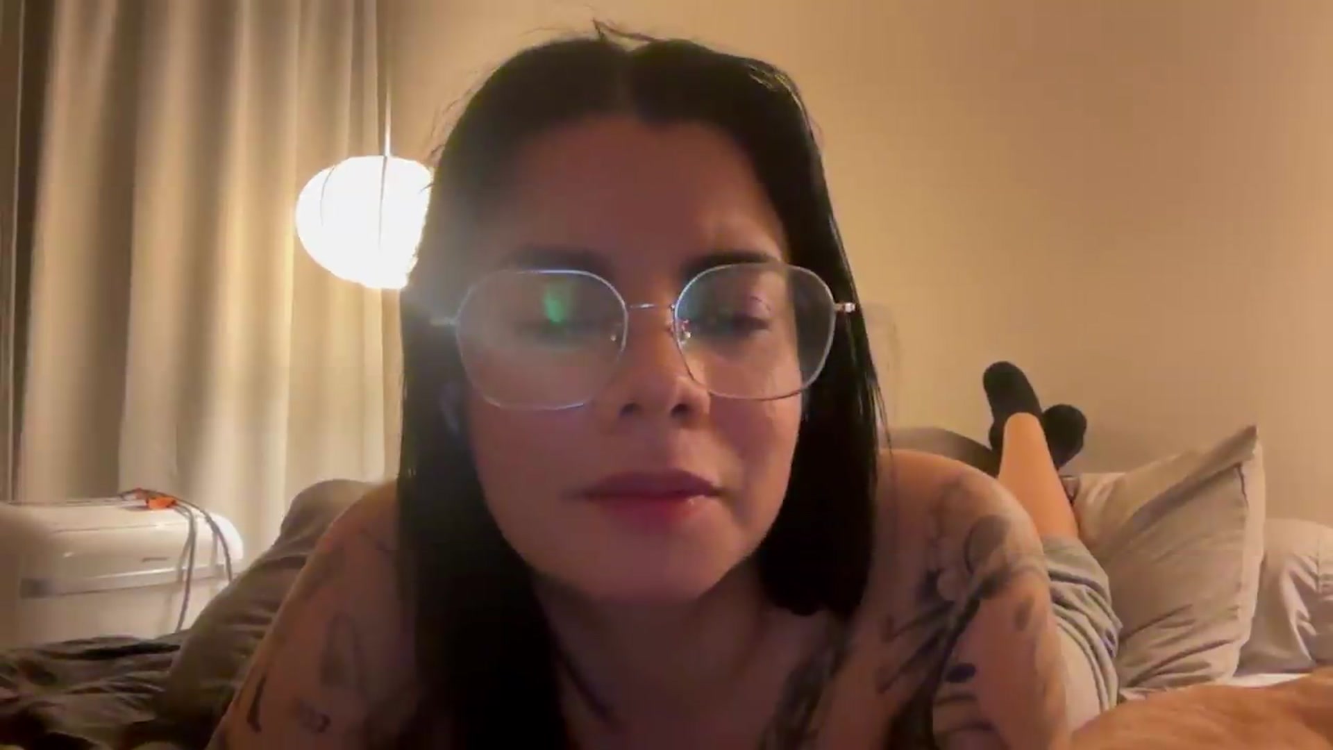 Gallery image thumbnail from Sasha_Noir's myfreecams stream on, 09/25/2026, 01:15 image 17 of 20