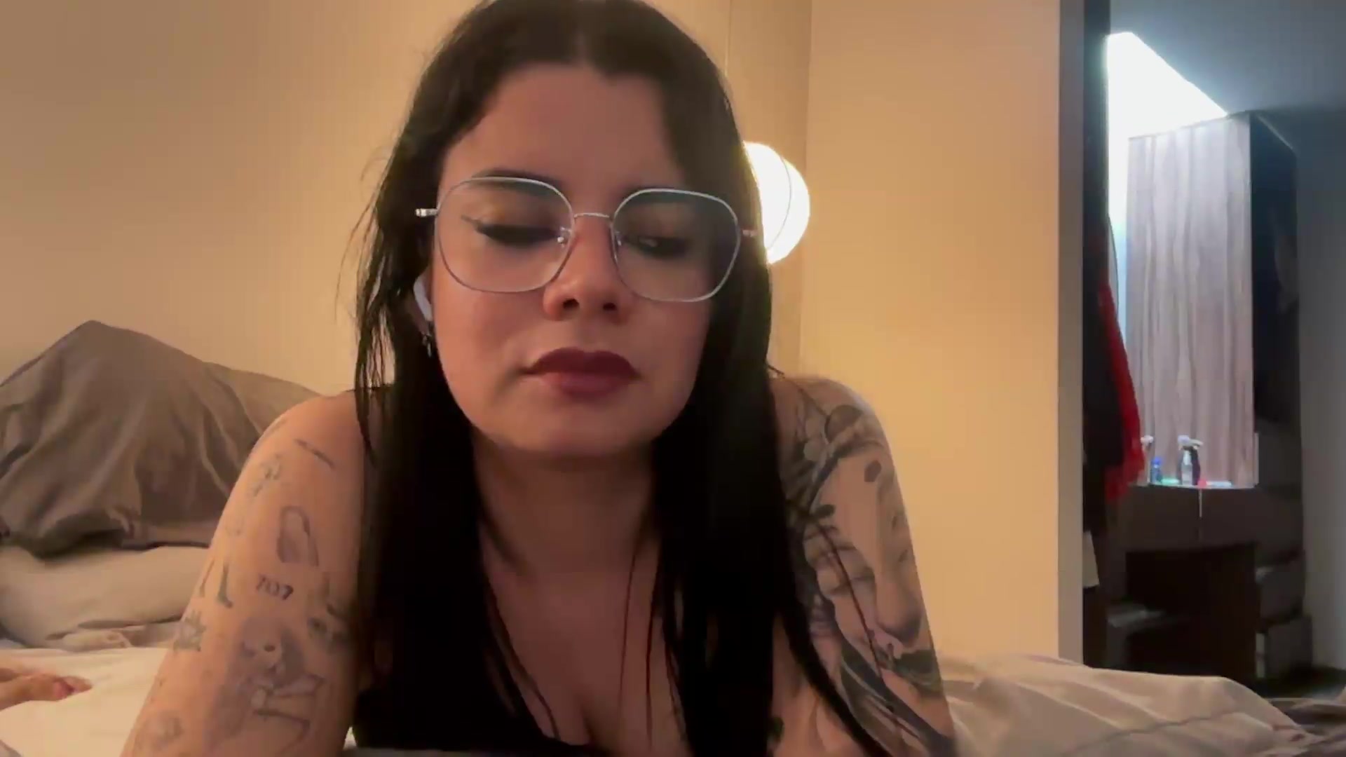 Gallery image thumbnail from Sasha_Noir's myfreecams stream on, 09/26/2026, 22:57 image 19 of 20