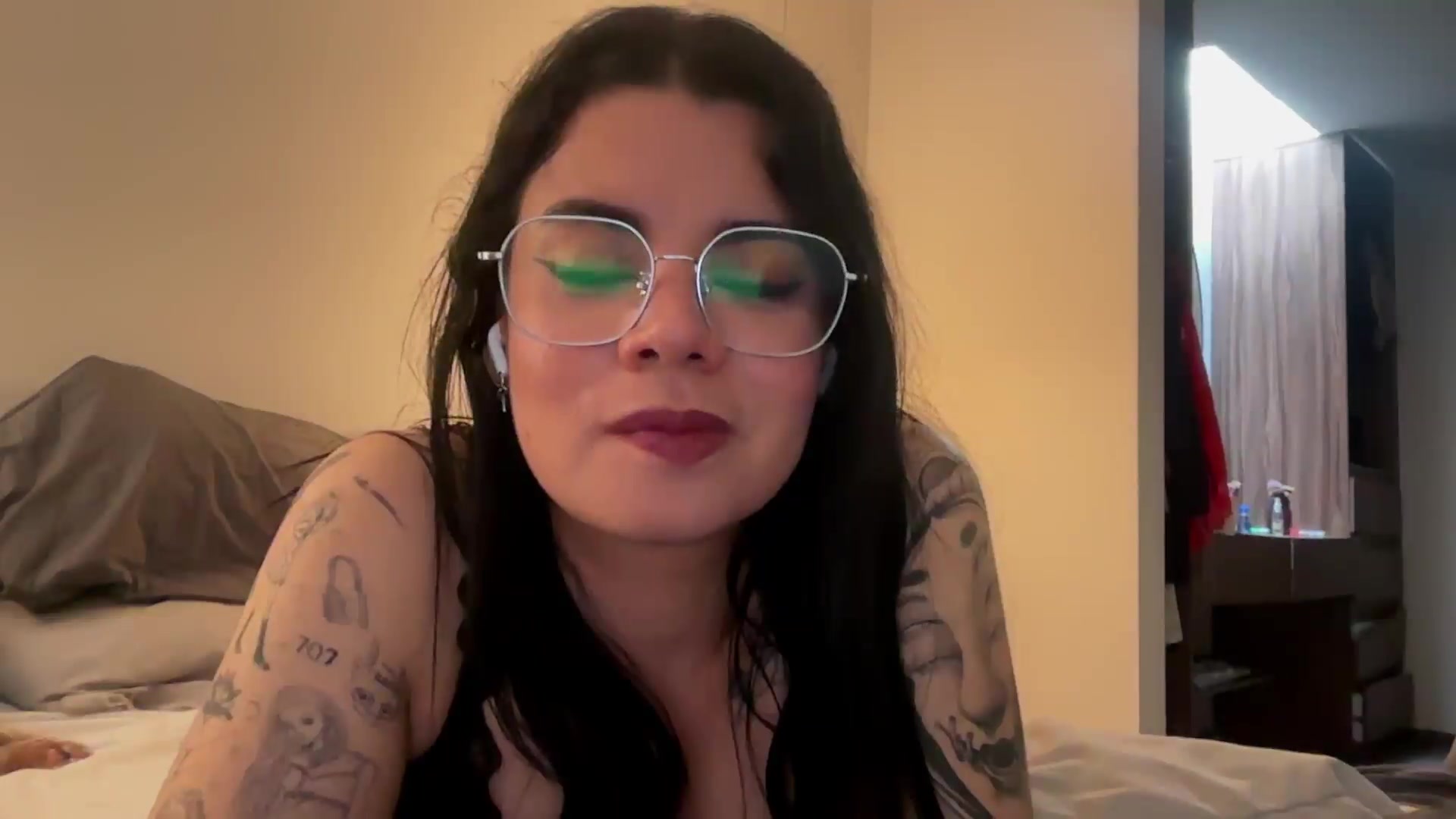 Gallery image thumbnail from Sasha_Noir's myfreecams stream on, 09/26/2026, 22:57 image 14 of 20
