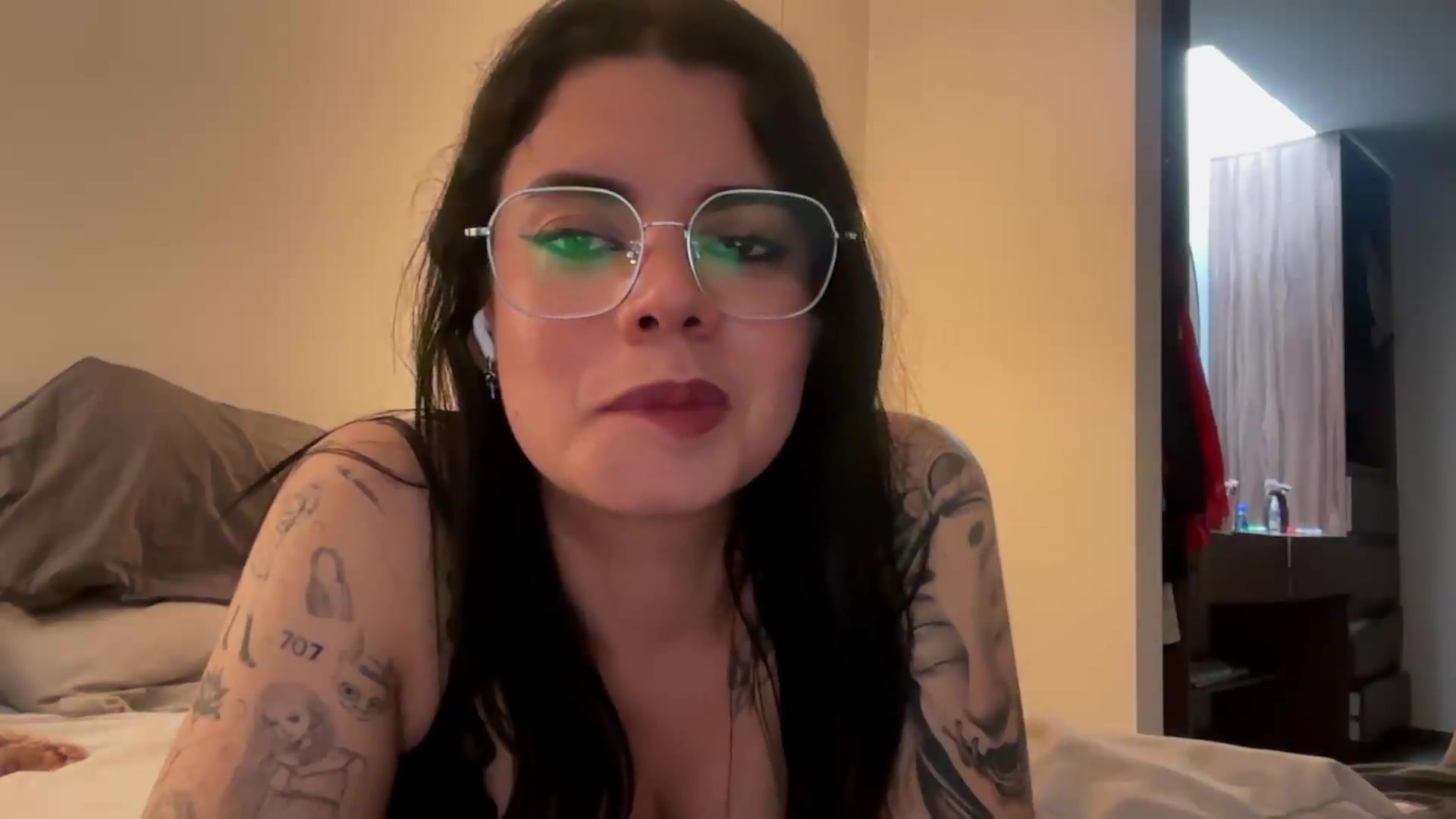 Gallery image thumbnail from Sasha_Noir's myfreecams stream on, 09/26/2026, 22:57 image 12 of 20