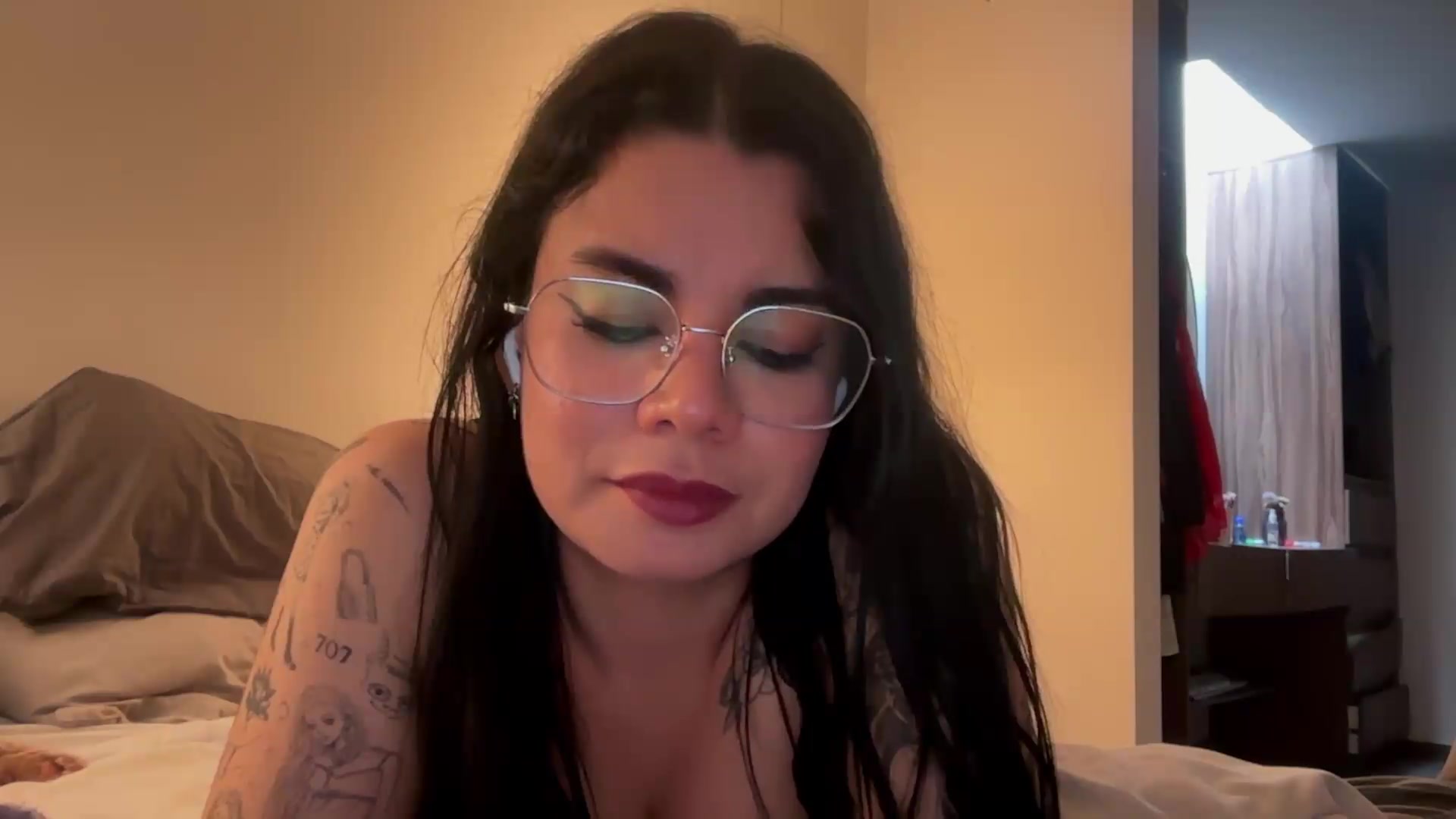 Gallery image thumbnail from Sasha_Noir's myfreecams stream on, 09/26/2026, 22:57 image 16 of 20