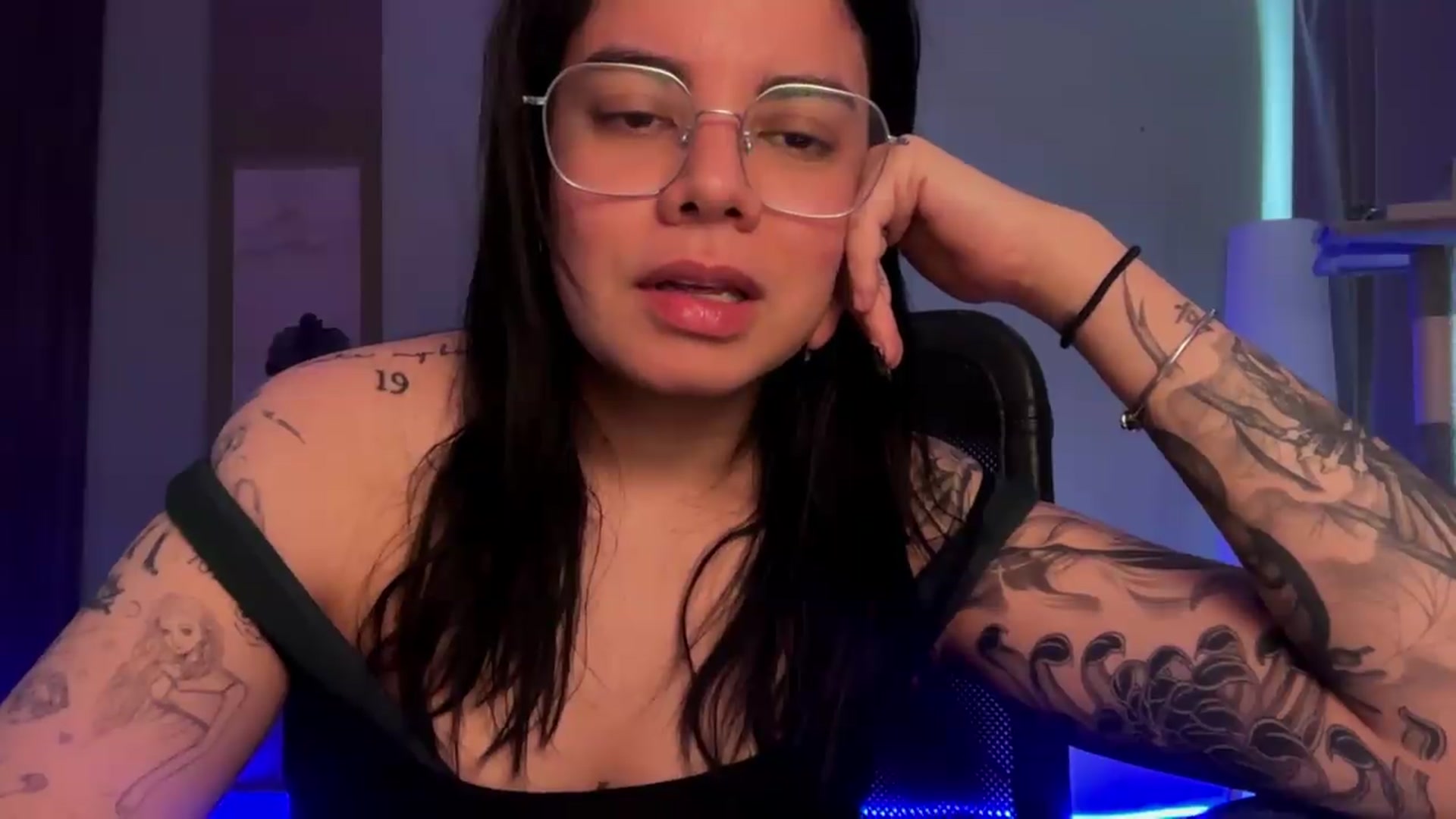 Gallery image thumbnail from Sasha_Noir's myfreecams stream on, 09/29/2026, 23:17 image 13 of 20