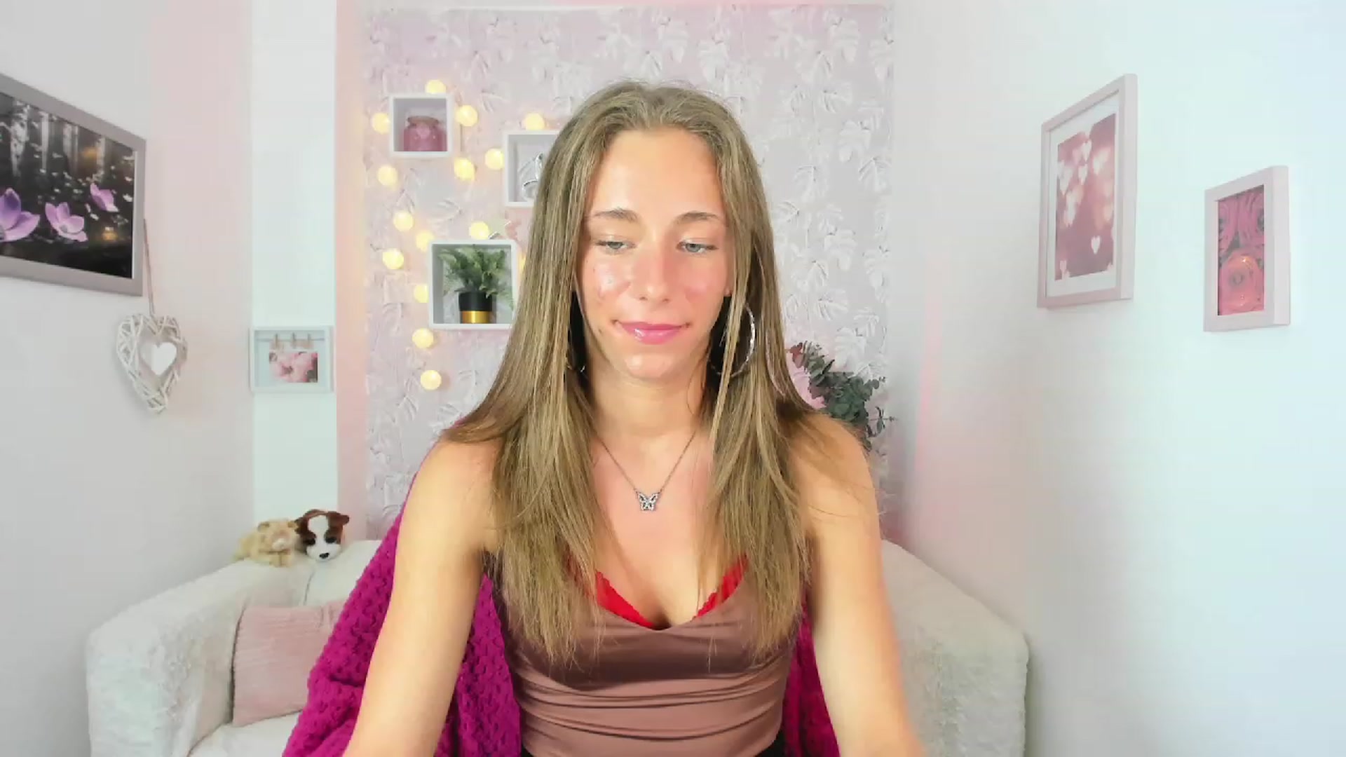 Gallery image thumbnail from Sasha_White18's myfreecams stream on, 05/24/2023, 15:34 image 18 of 20