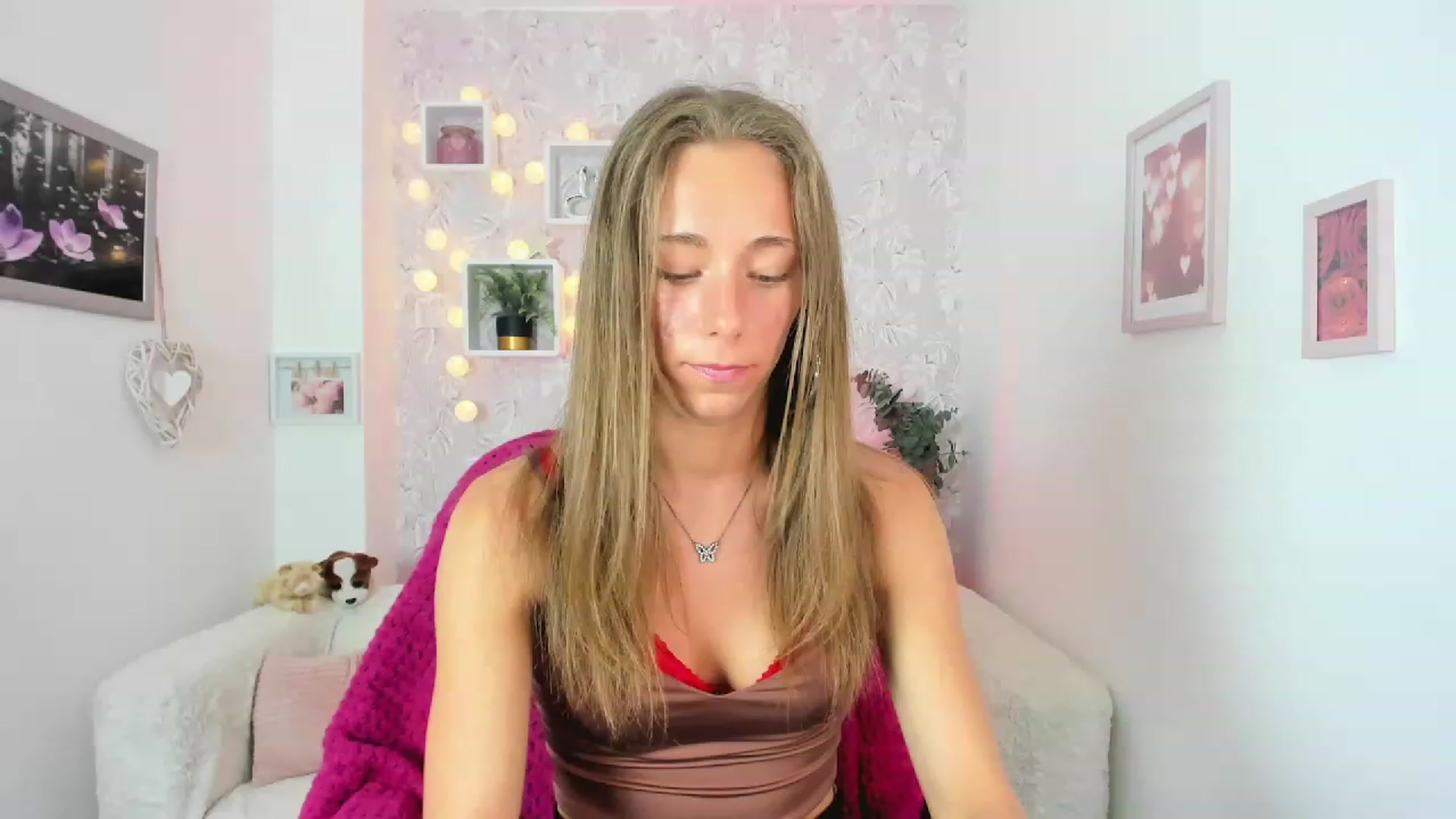 Gallery image thumbnail from Sasha_White18's myfreecams stream on, 05/24/2023, 15:34 image 13 of 20