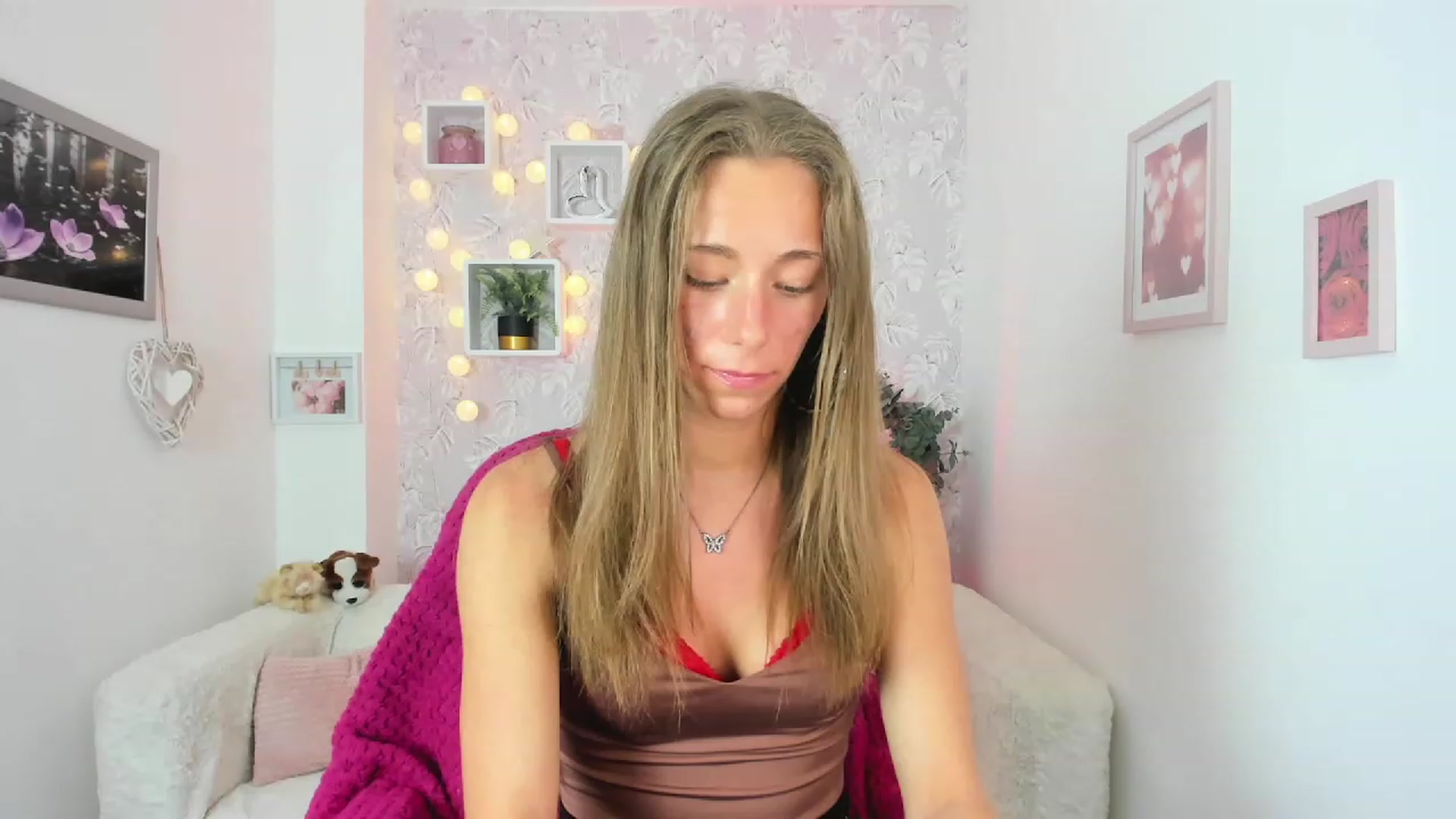 Gallery image thumbnail from Sasha_White18's myfreecams stream on, 05/24/2023, 15:34 image 20 of 20