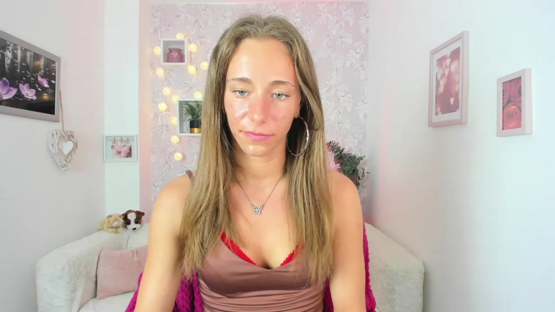 Gallery image thumbnail from Sasha_White18's myfreecams stream on, 05/24/2023, 16:47 image 4 of 20