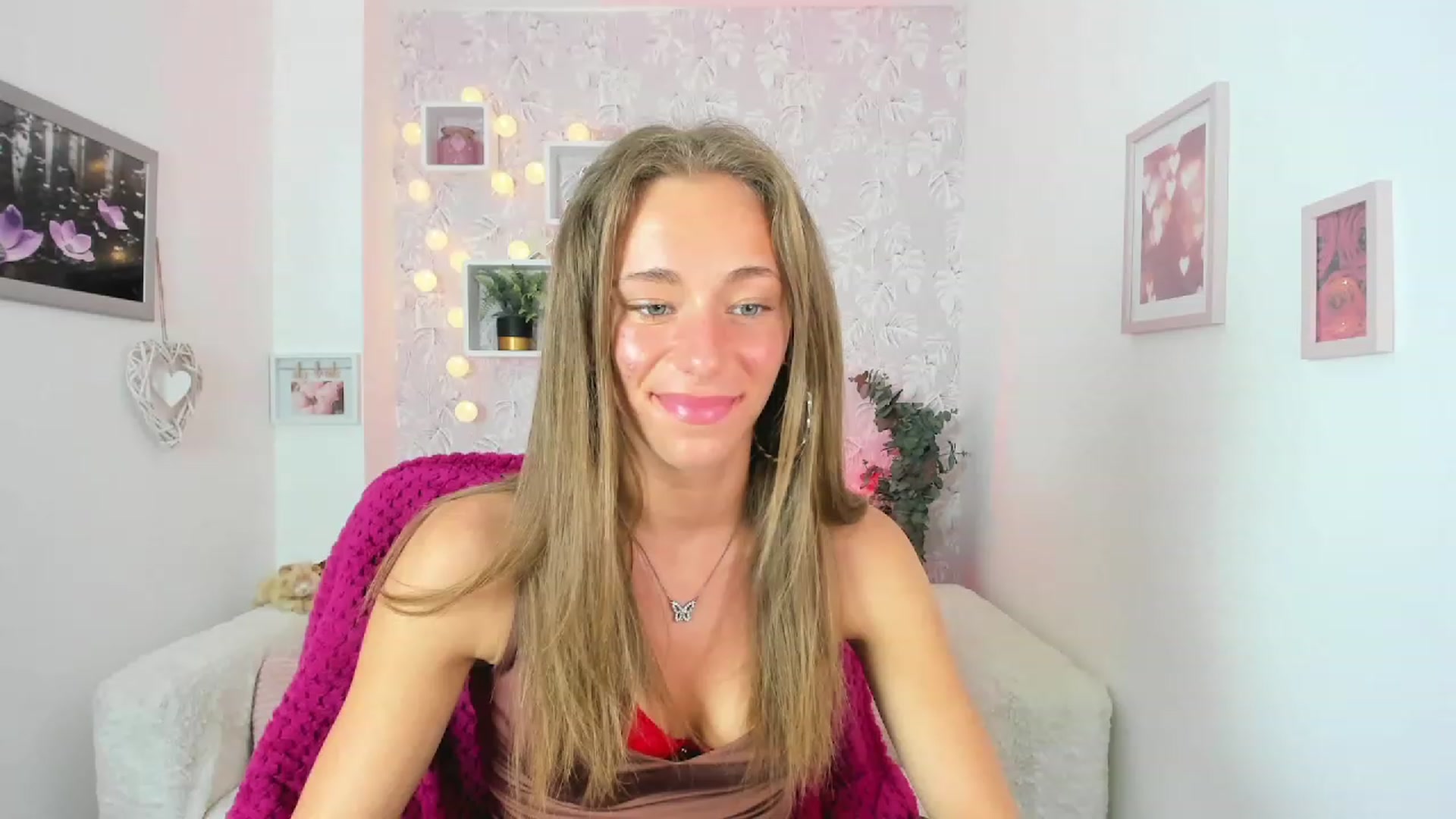 Gallery image thumbnail from Sasha_White18's myfreecams stream on, 05/24/2023, 16:47 image 18 of 20