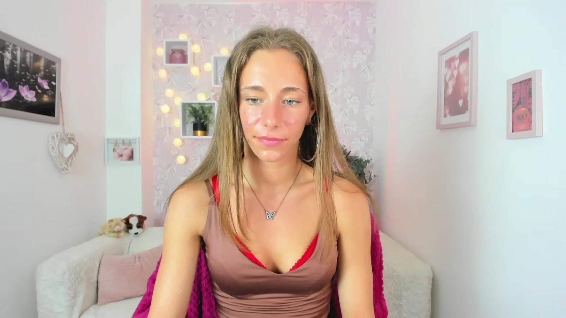 Gallery image thumbnail from Sasha_White18's myfreecams stream on, 05/24/2023, 16:47 image 2 of 20