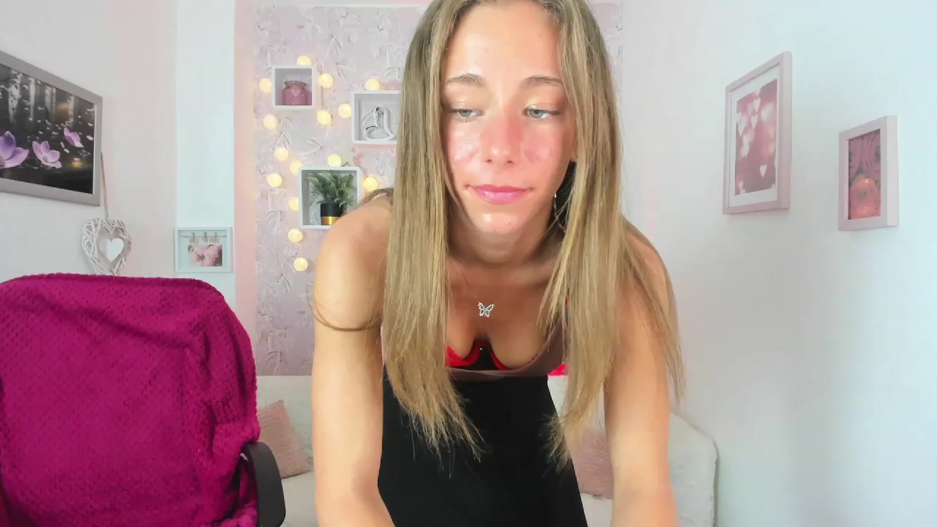 Gallery image thumbnail from Sasha_White18's myfreecams stream on, 05/24/2023, 16:47 image 13 of 20